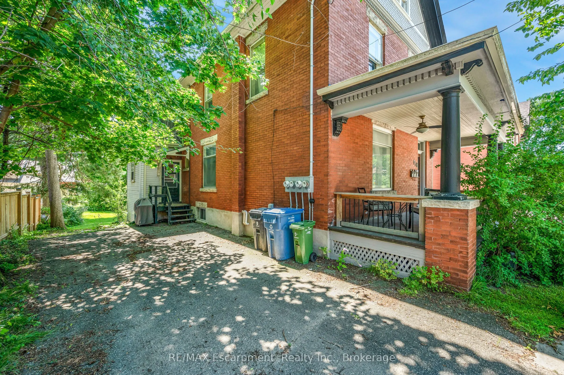 458 Woolwich Street