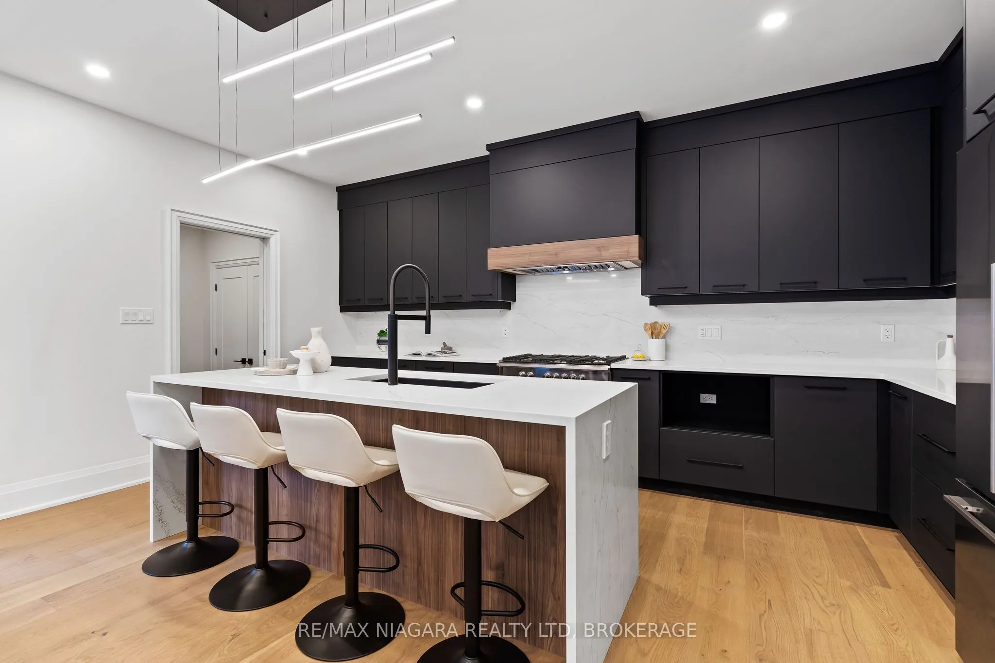 16 Accursi Crescent