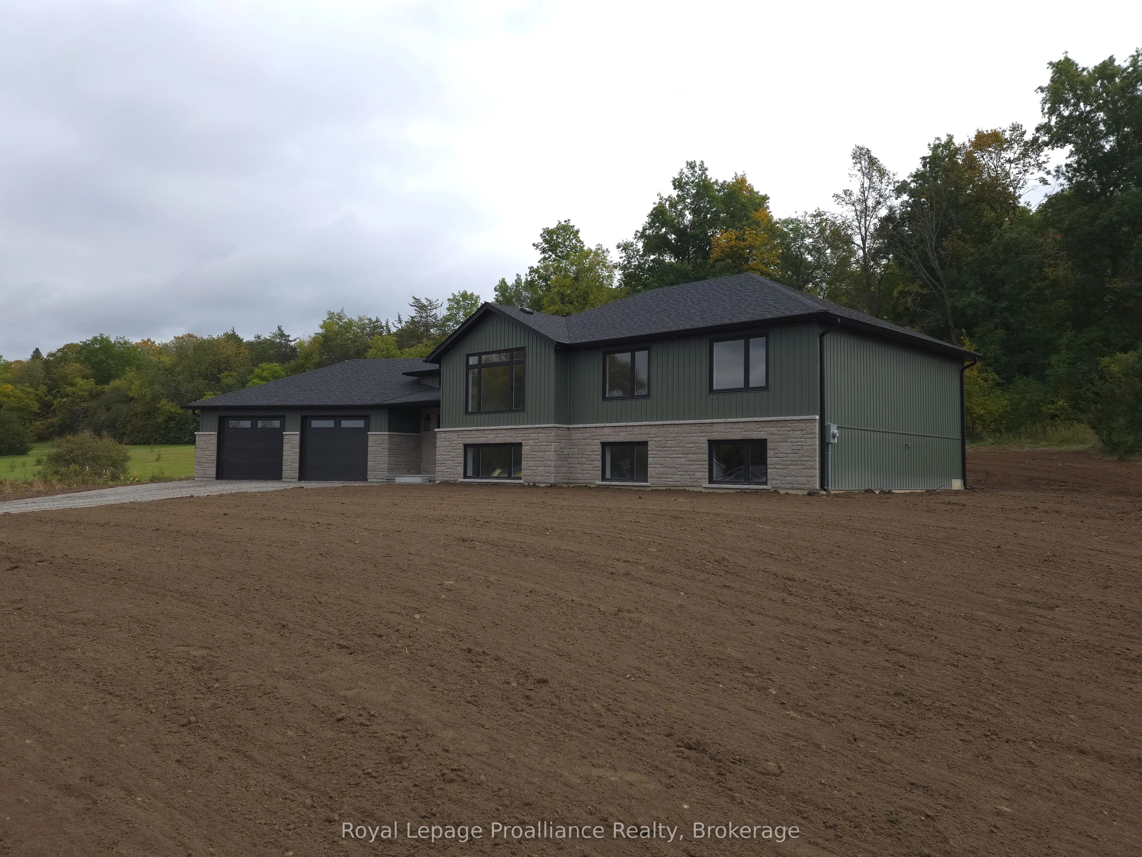 1295 Victoria Road