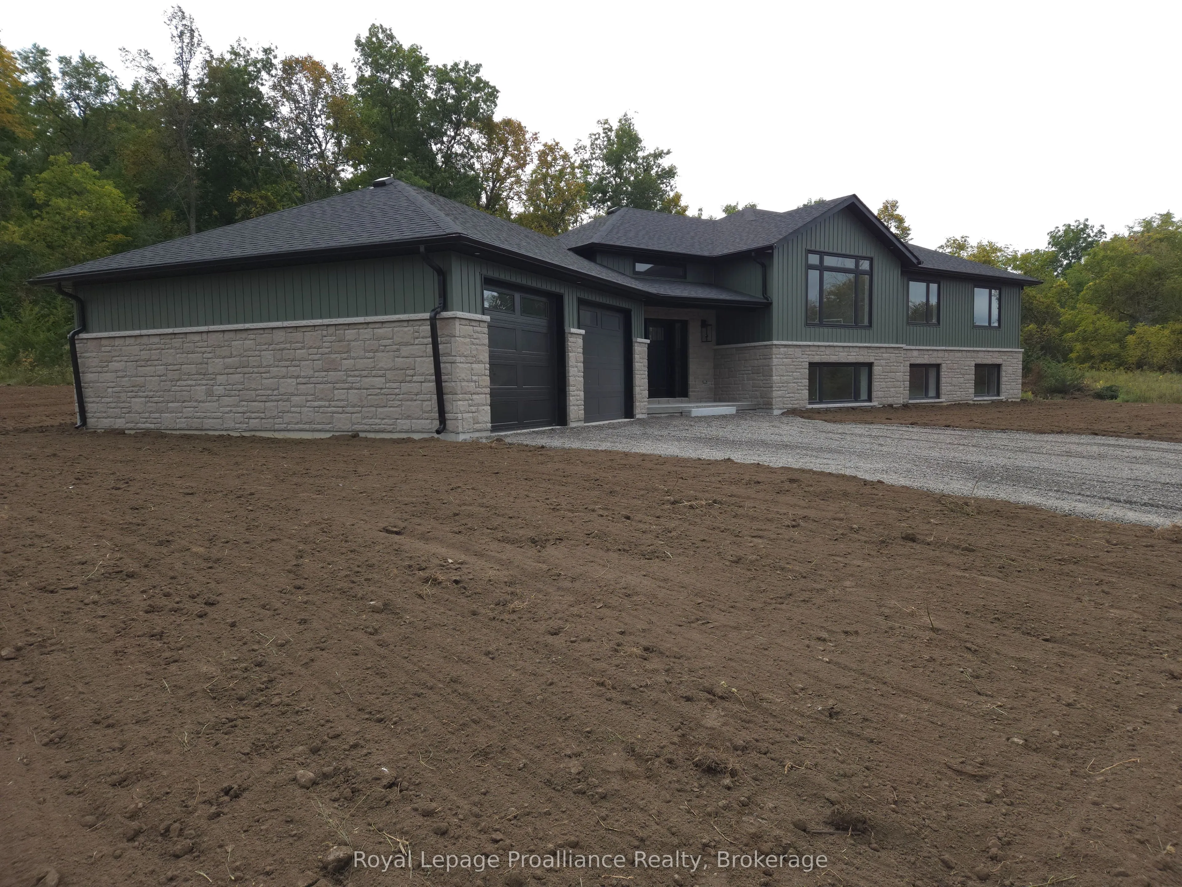 1295 Victoria Road