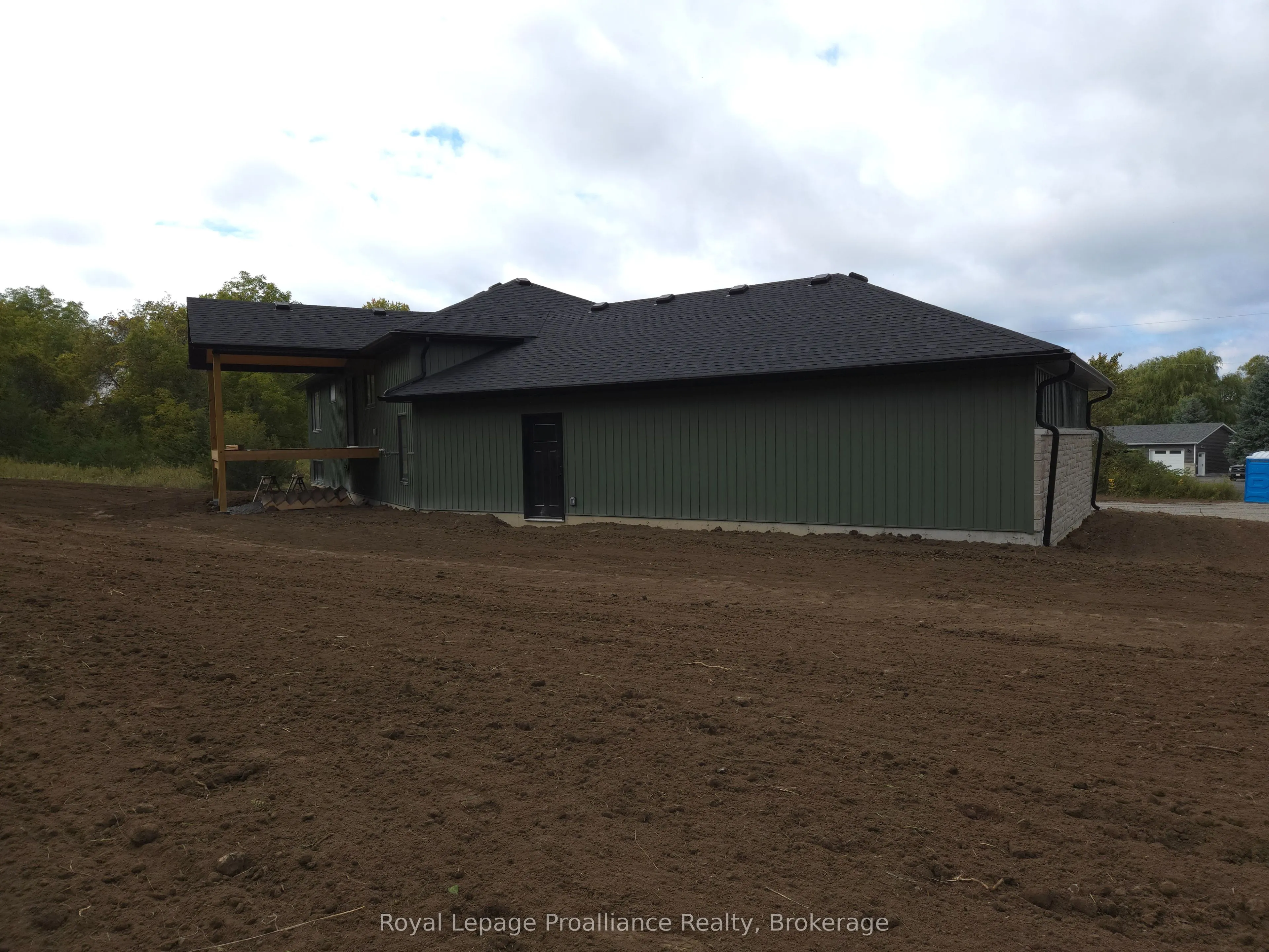 1295 Victoria Road