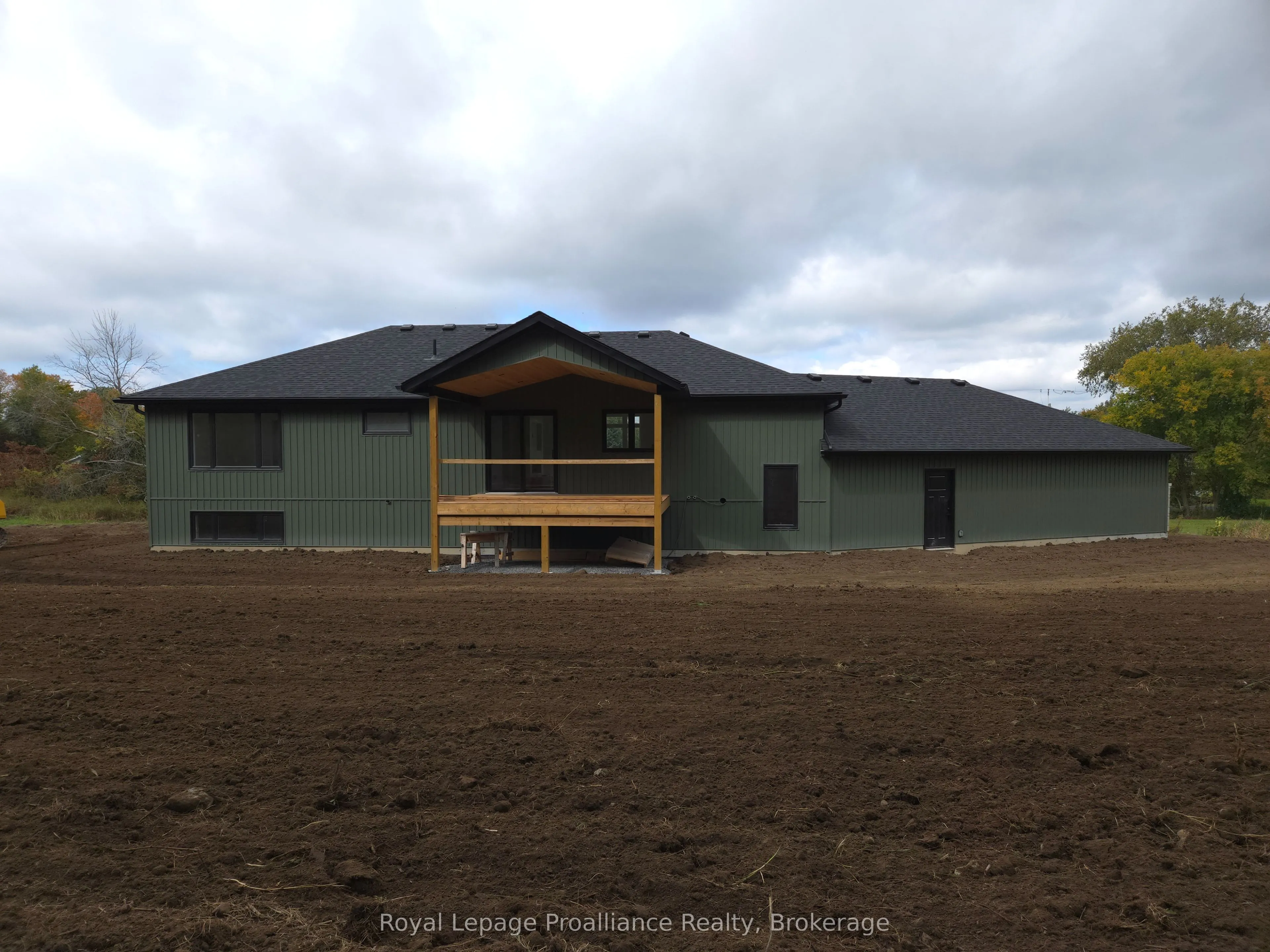 1295 Victoria Road