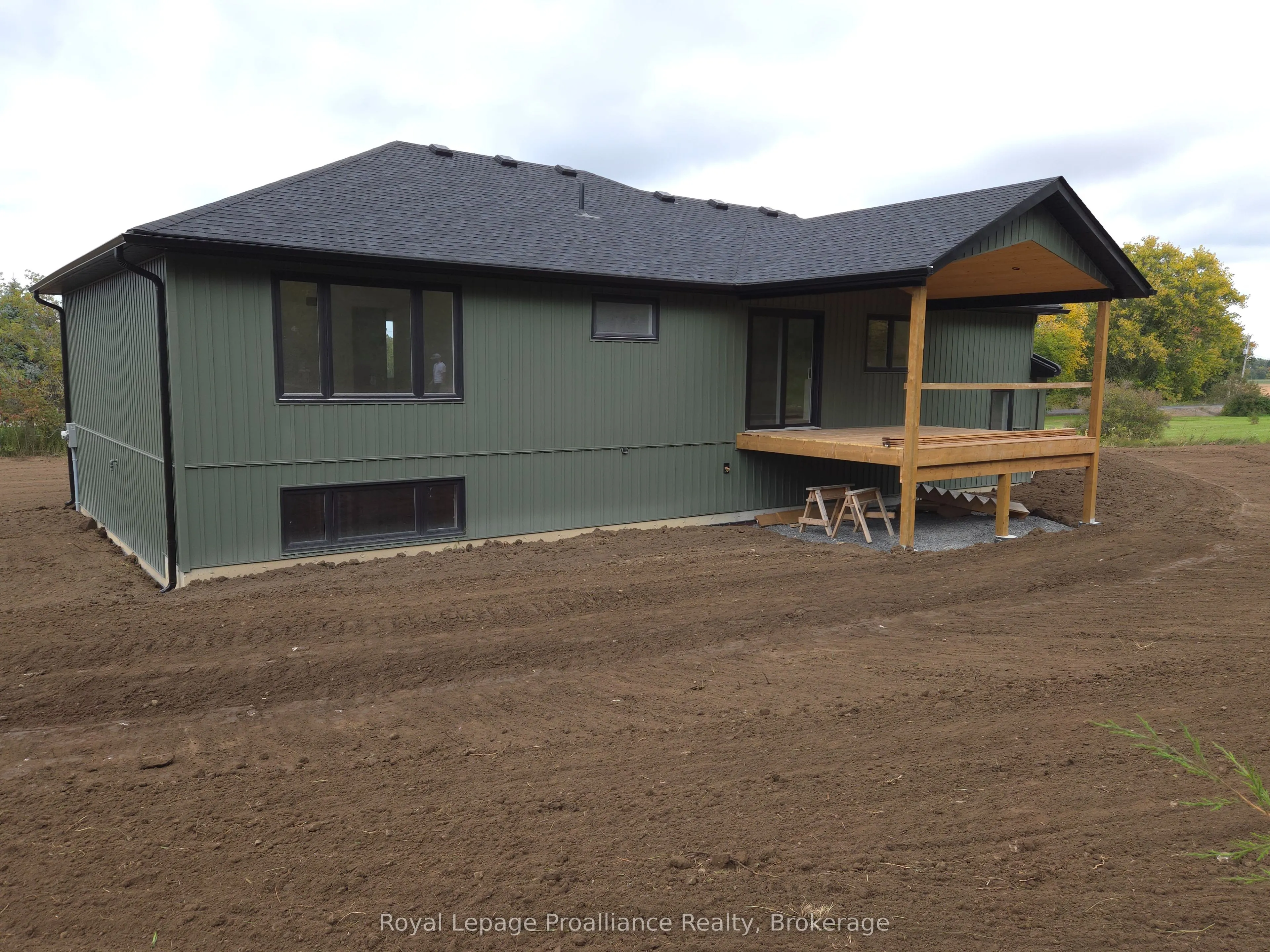1295 Victoria Road