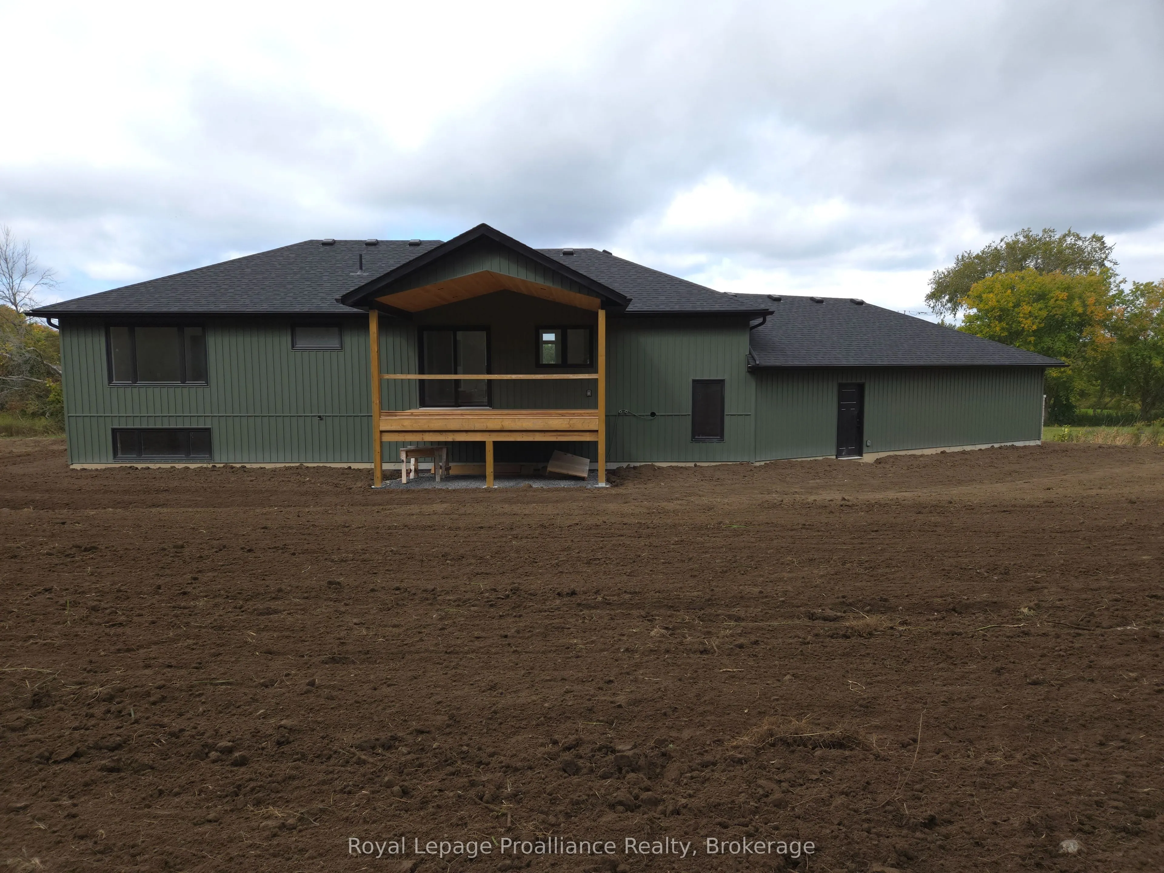 1295 Victoria Road