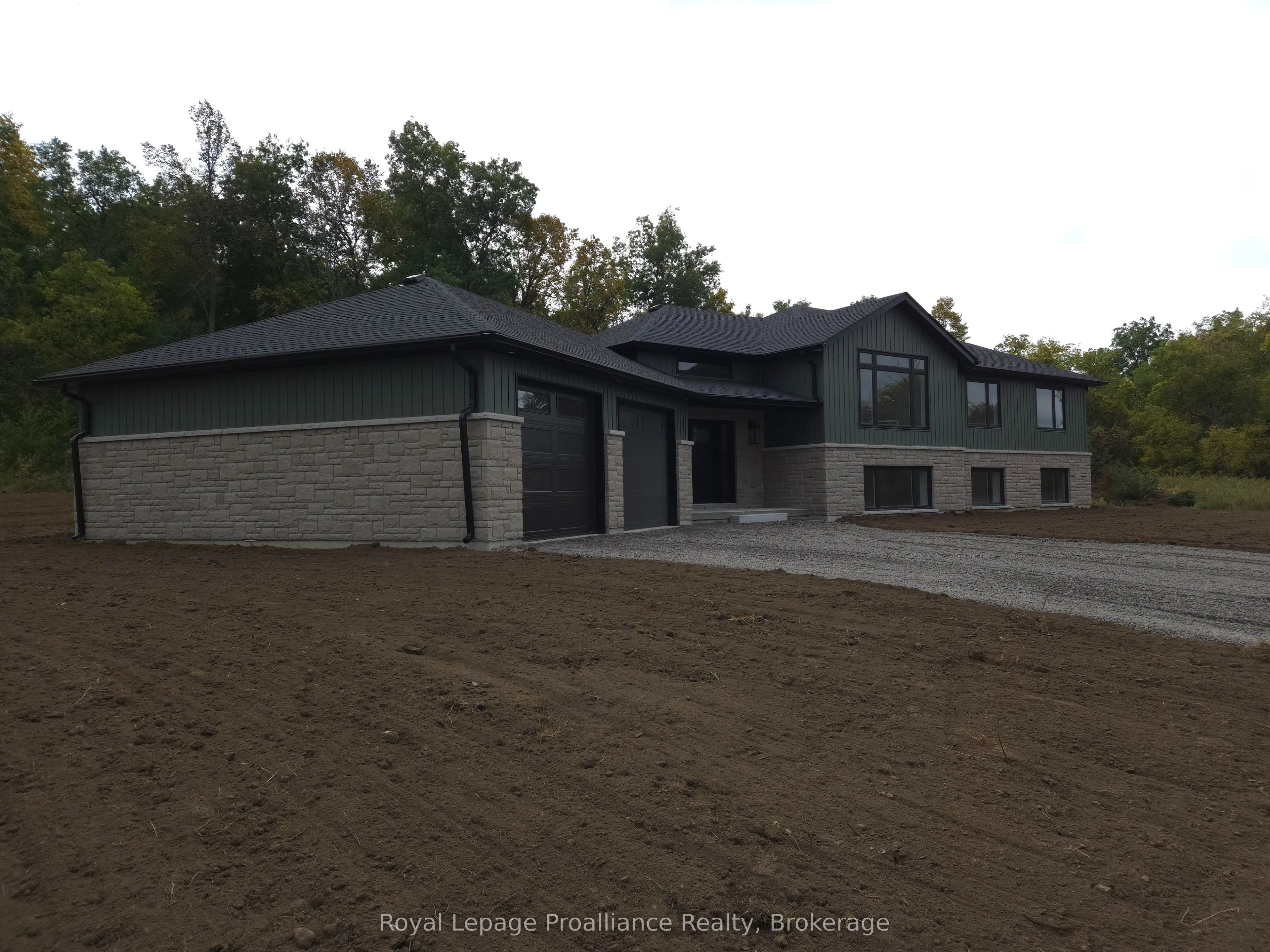 1295 Victoria Road