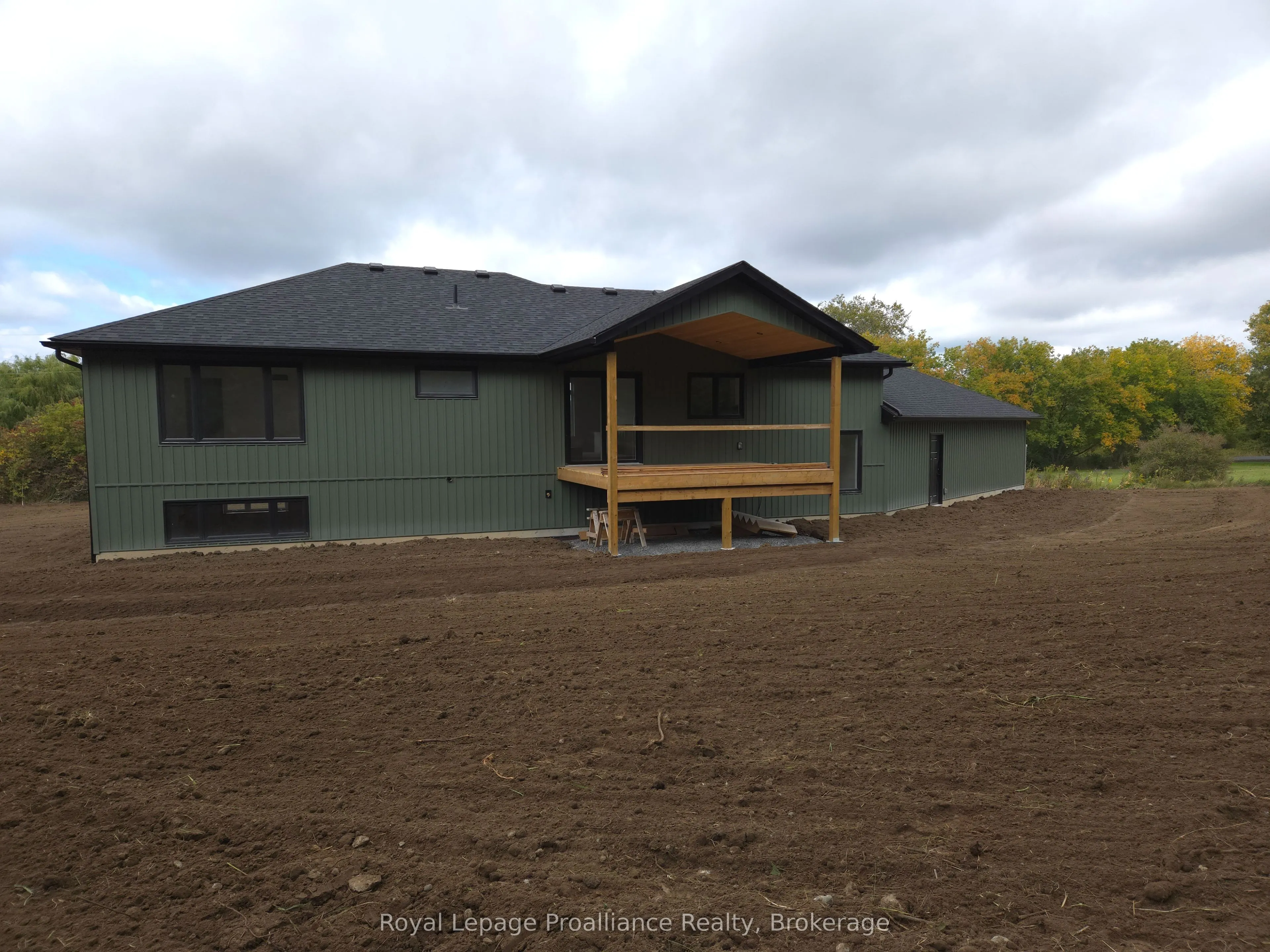 1295 Victoria Road