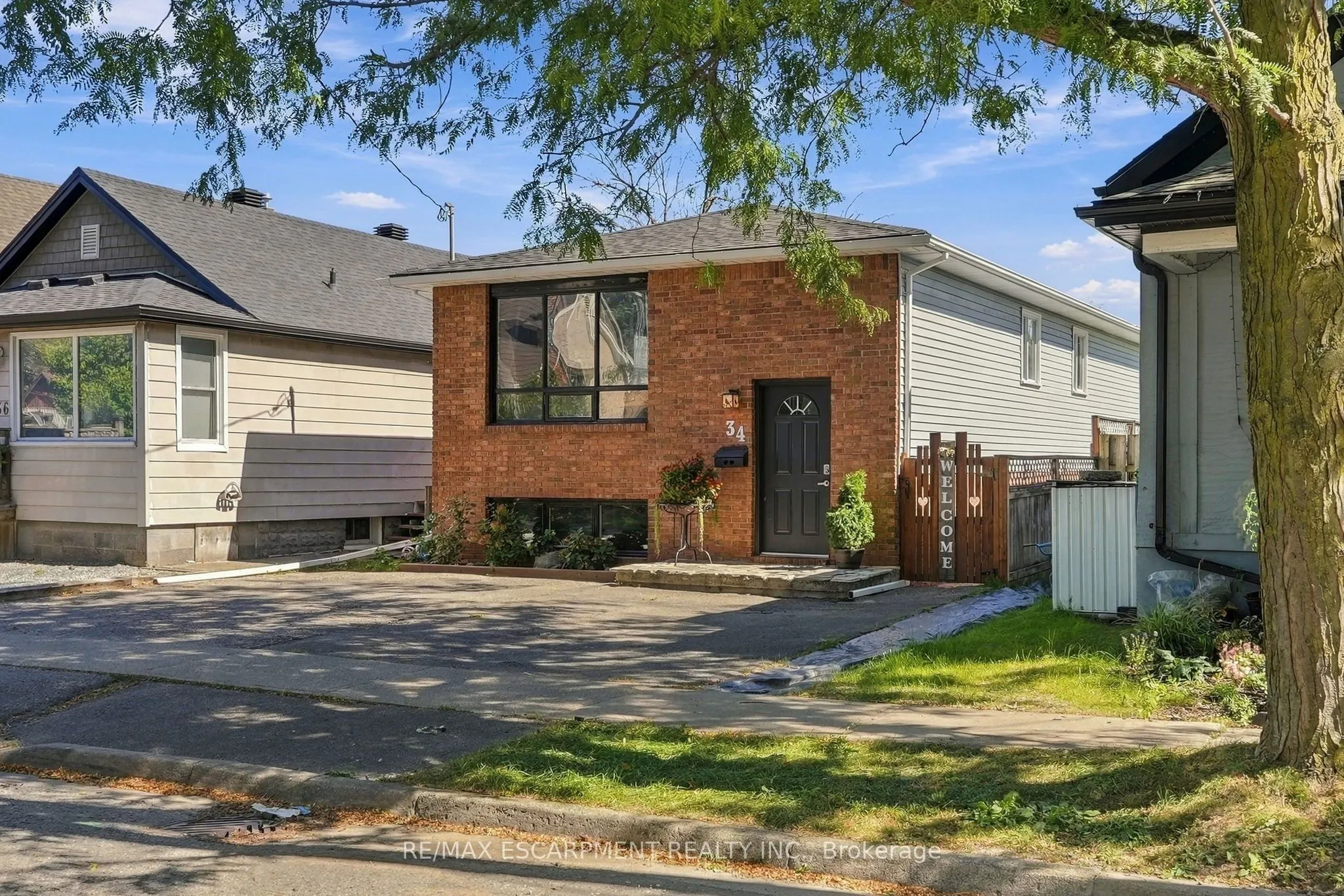 34 Grantham Avenue S