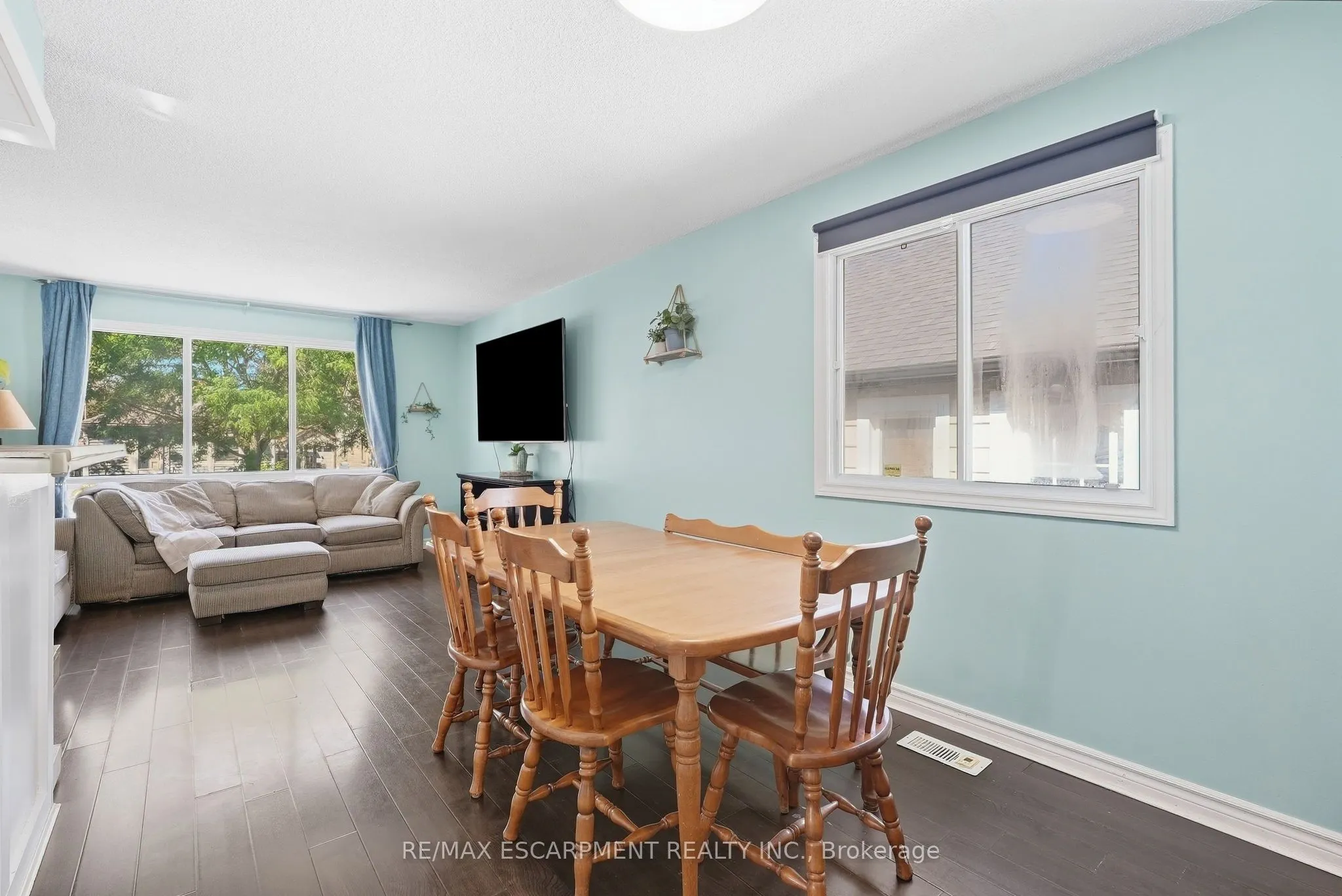 34 Grantham Avenue S