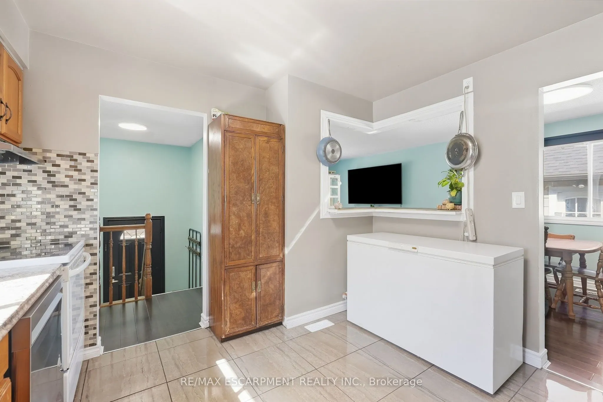 34 Grantham Avenue S