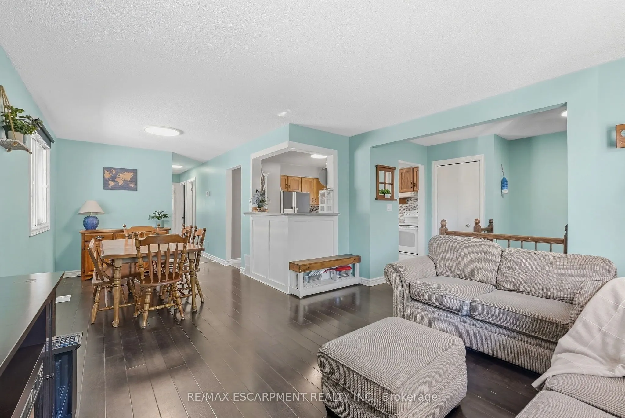 34 Grantham Avenue S