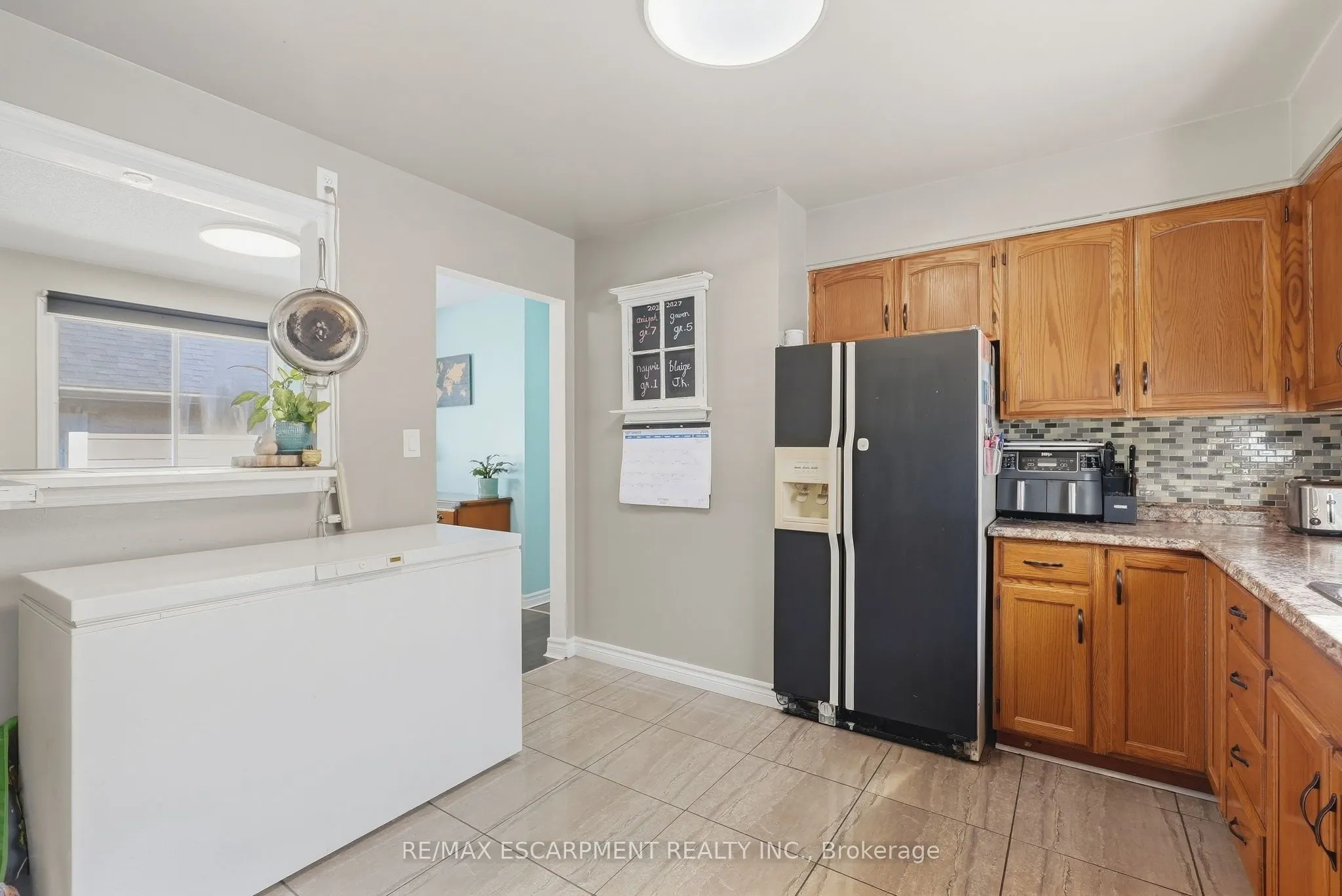 34 Grantham Avenue S