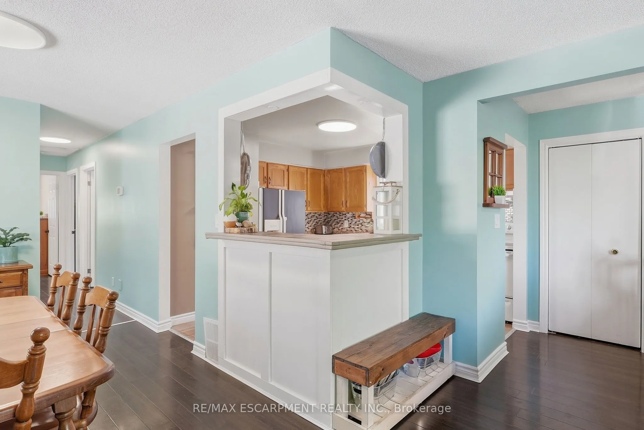 34 Grantham Avenue S