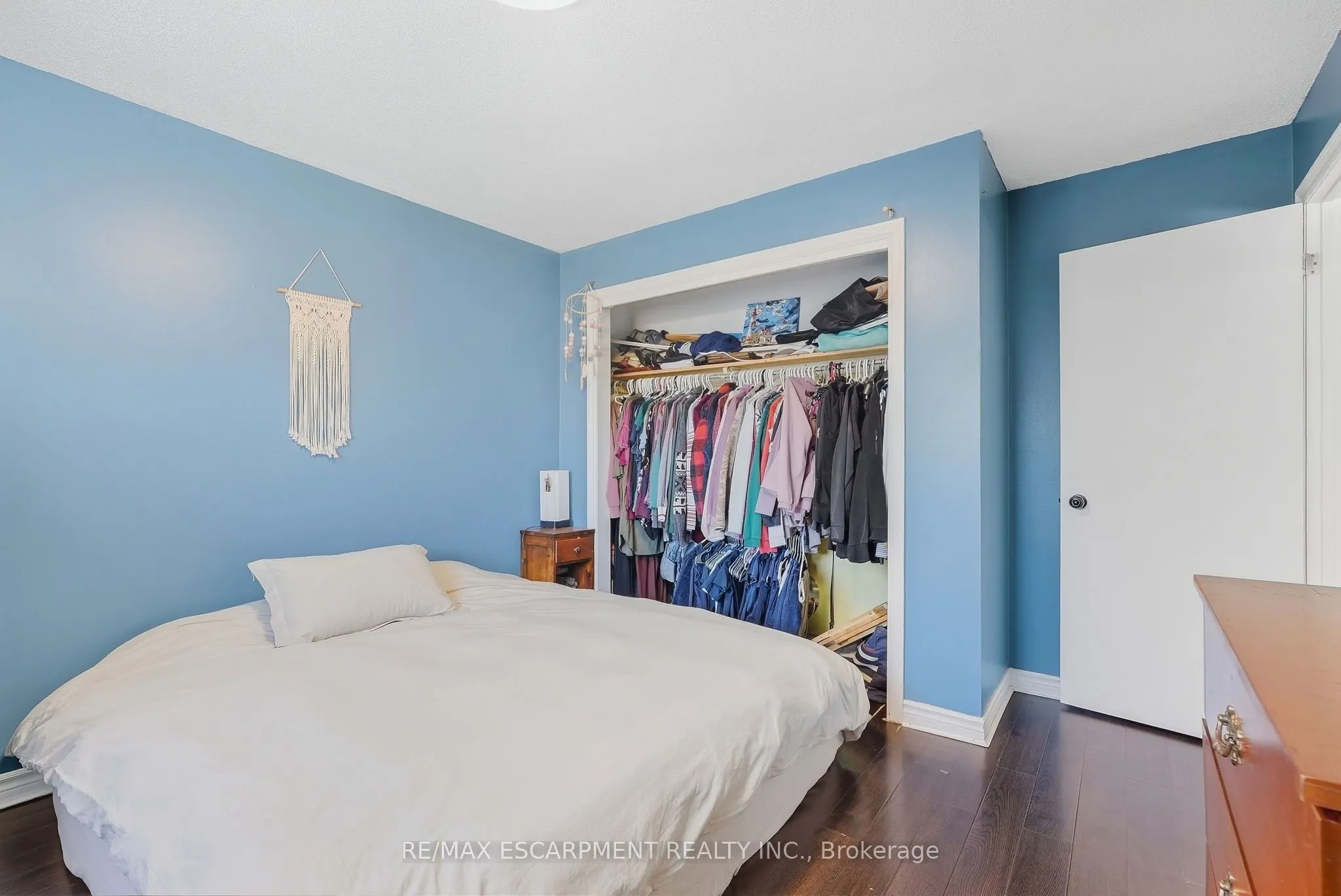 34 Grantham Avenue S