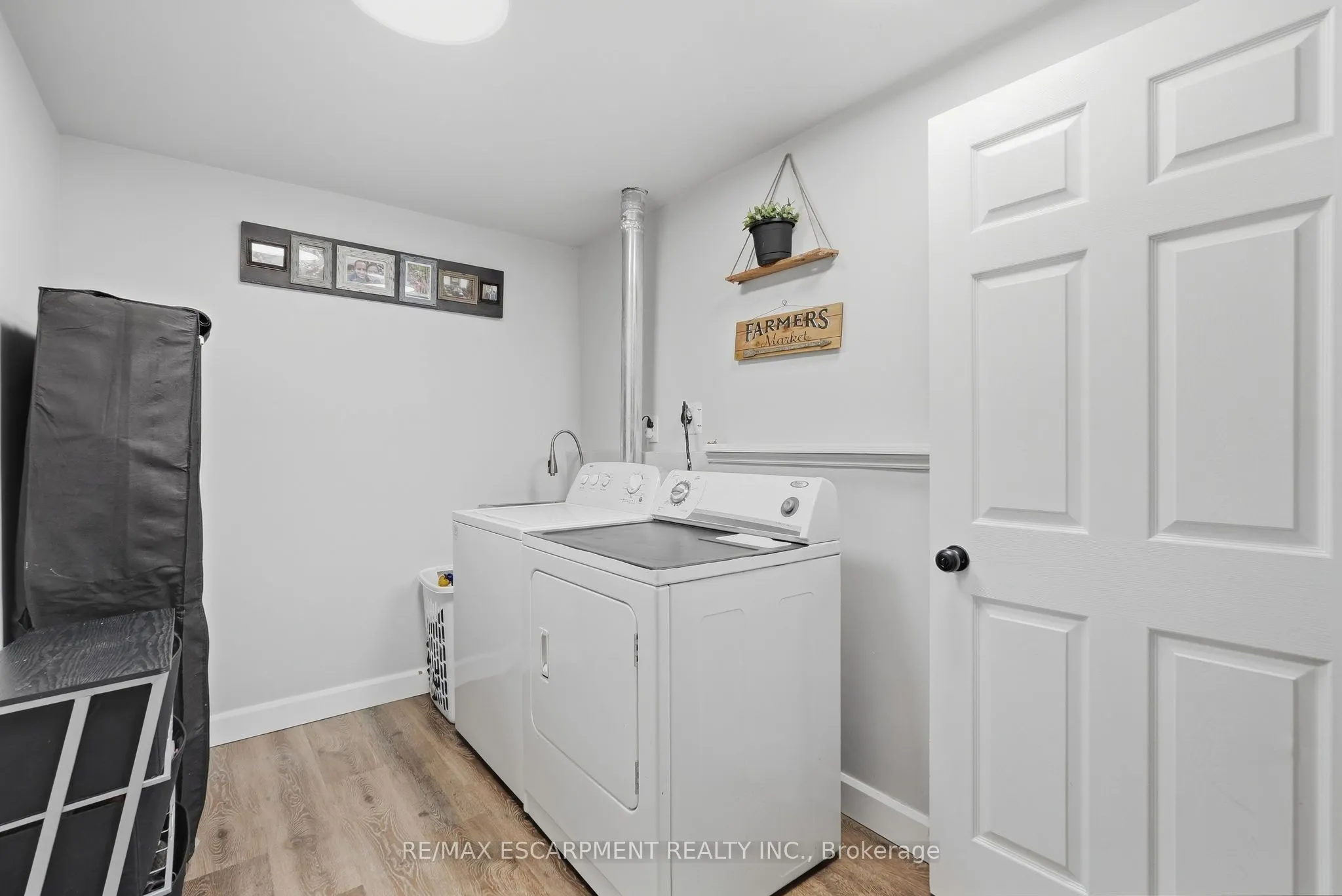 34 Grantham Avenue S