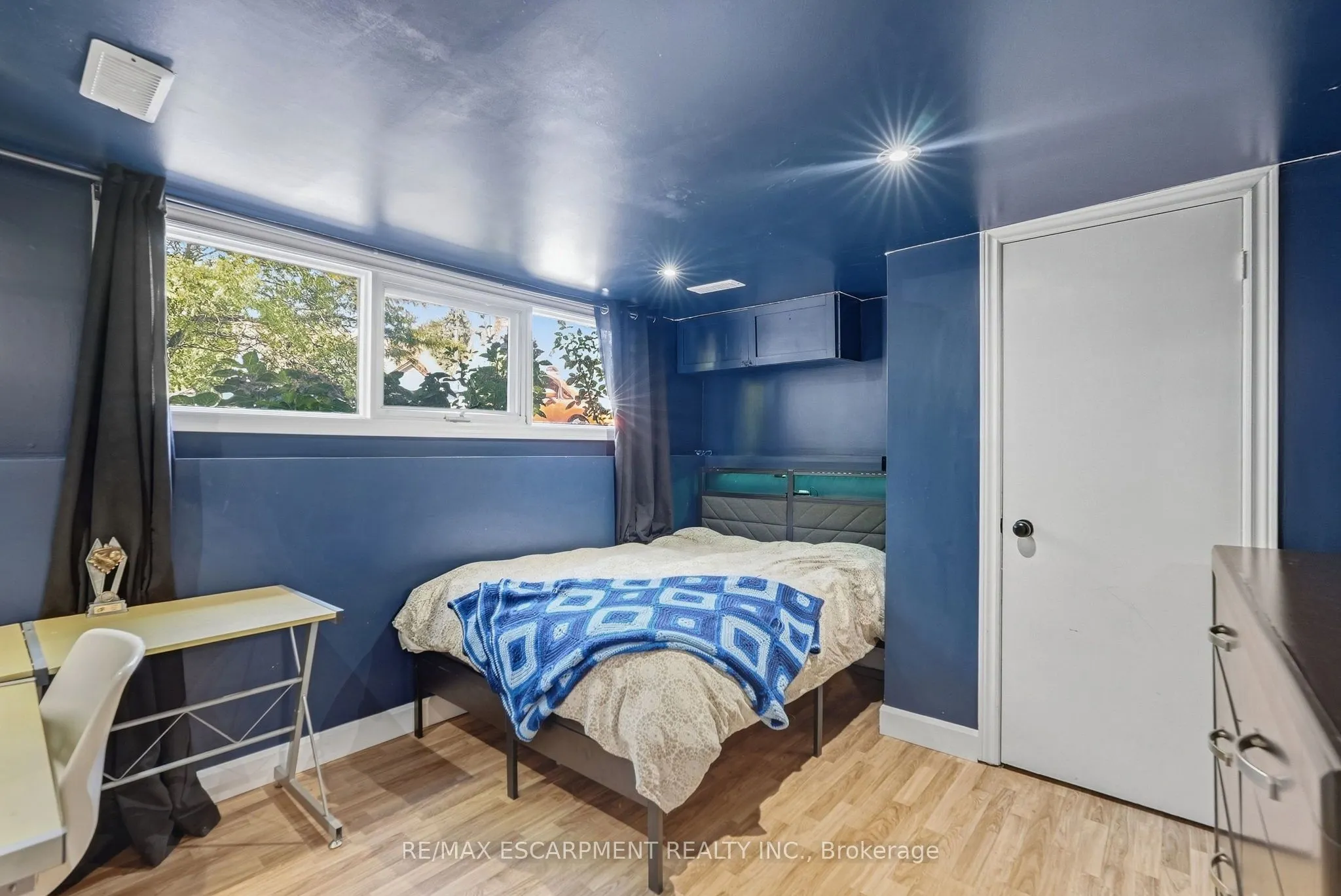 34 Grantham Avenue S