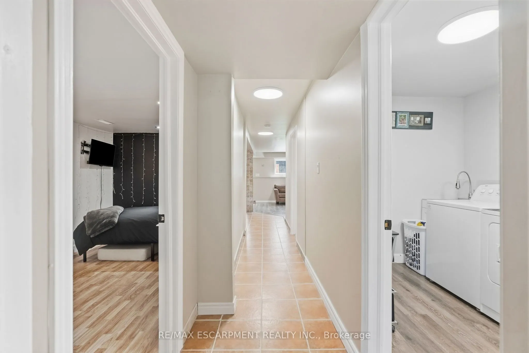 34 Grantham Avenue S