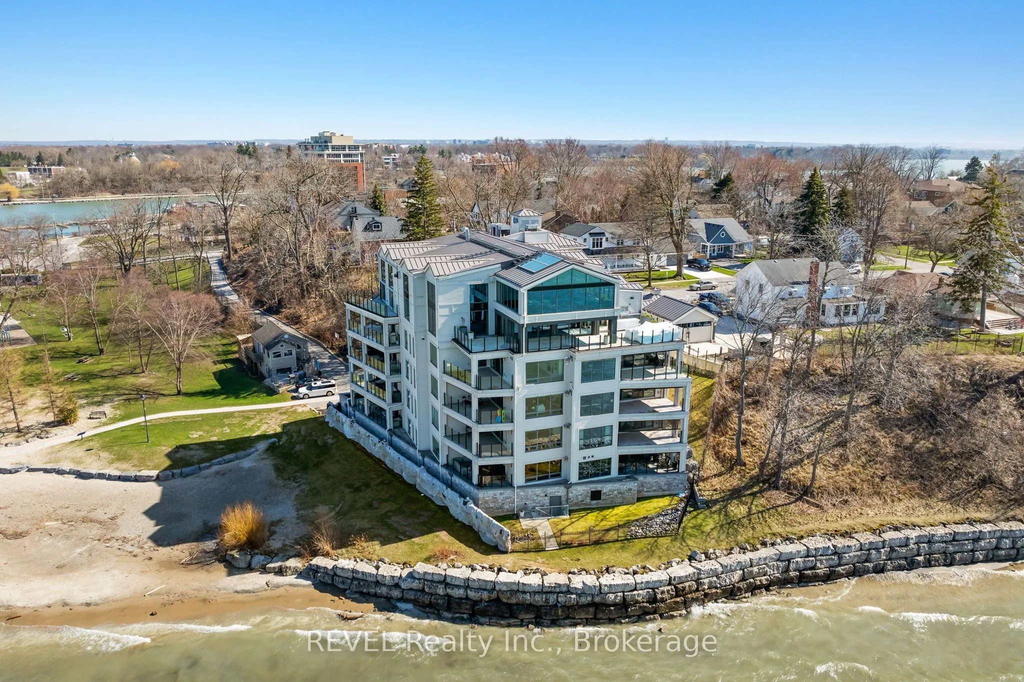 10 Dalhousie Avenue N #402