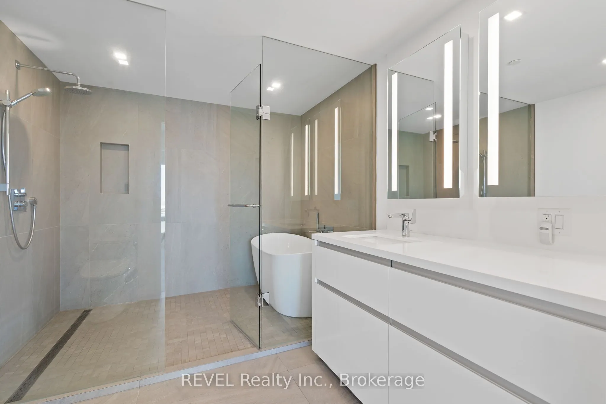 10 Dalhousie Avenue N #402
