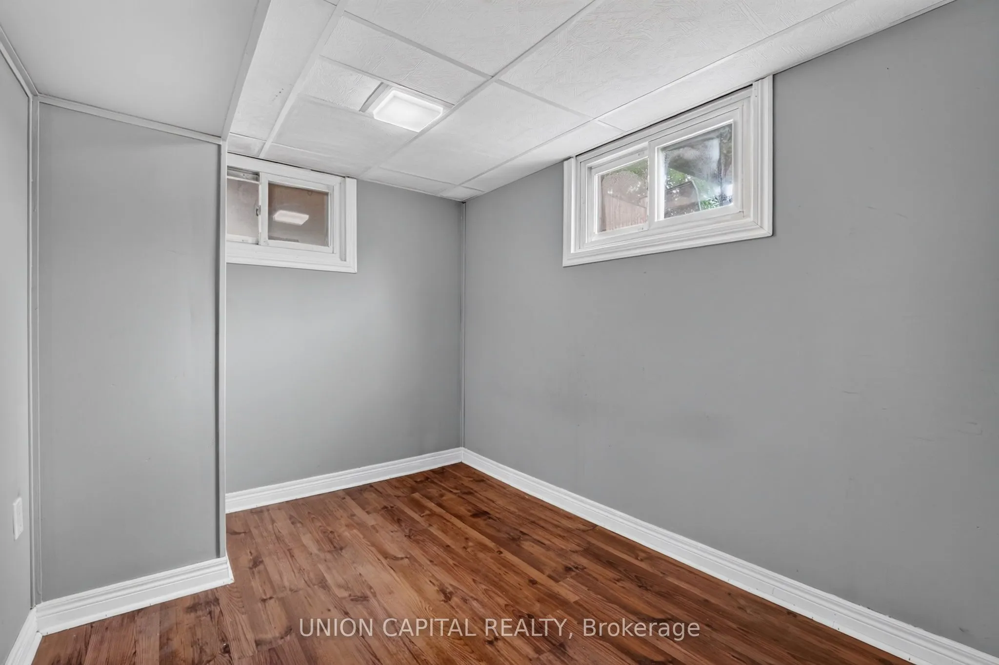 30 Collier Road N