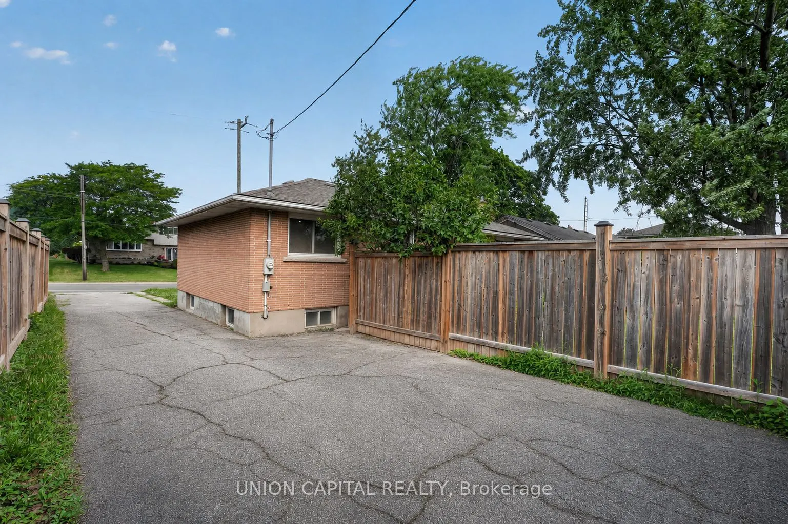 30 Collier Road N