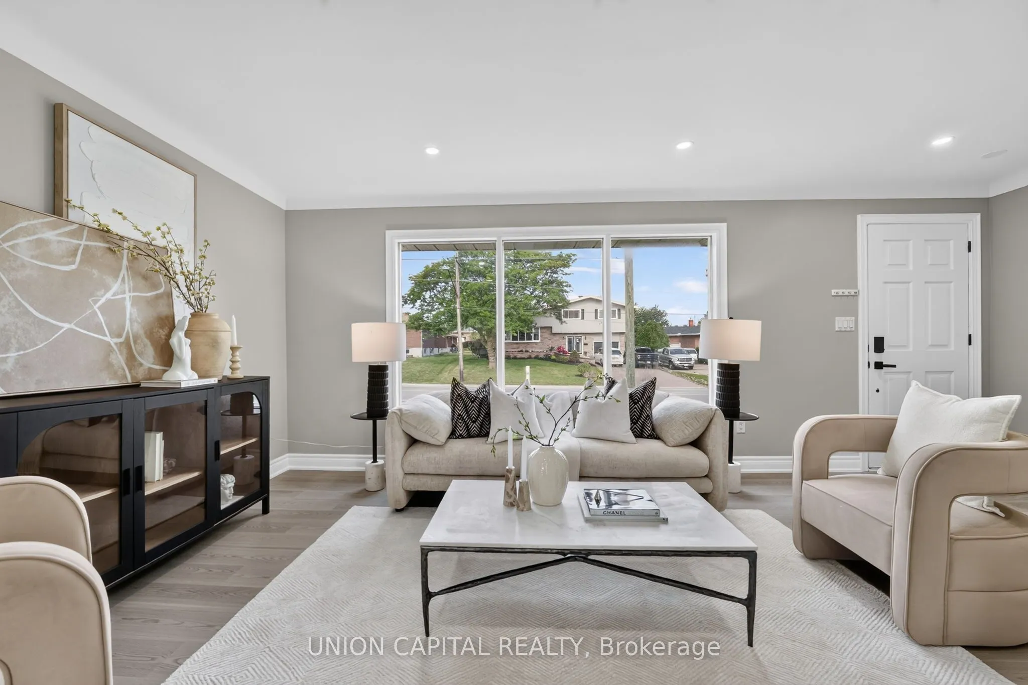 30 Collier Road N