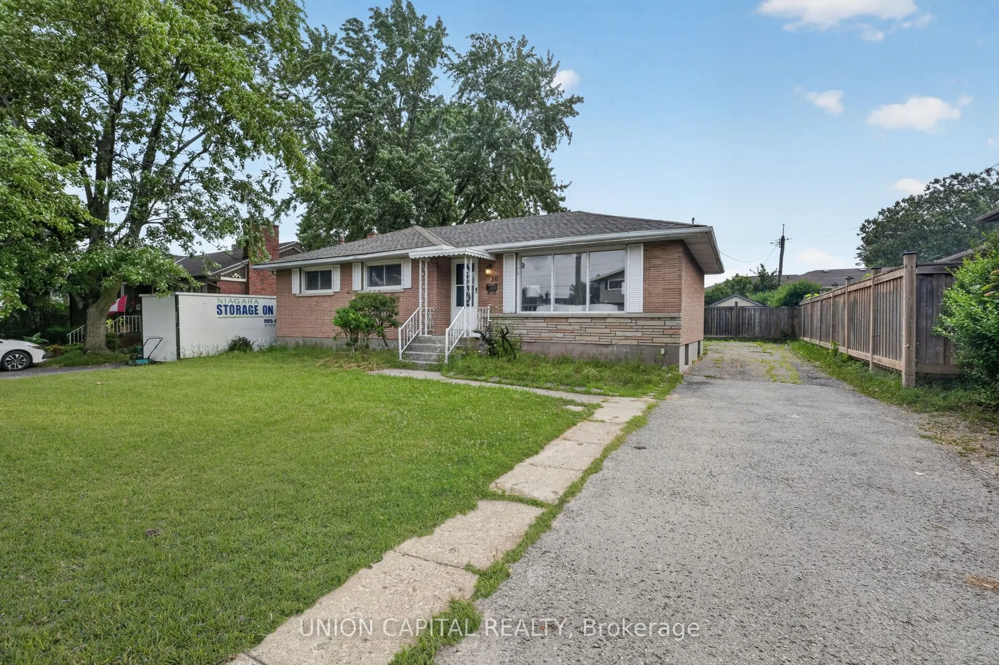30 Collier Road N
