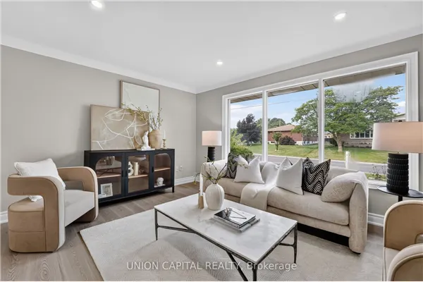 30 Collier Road N