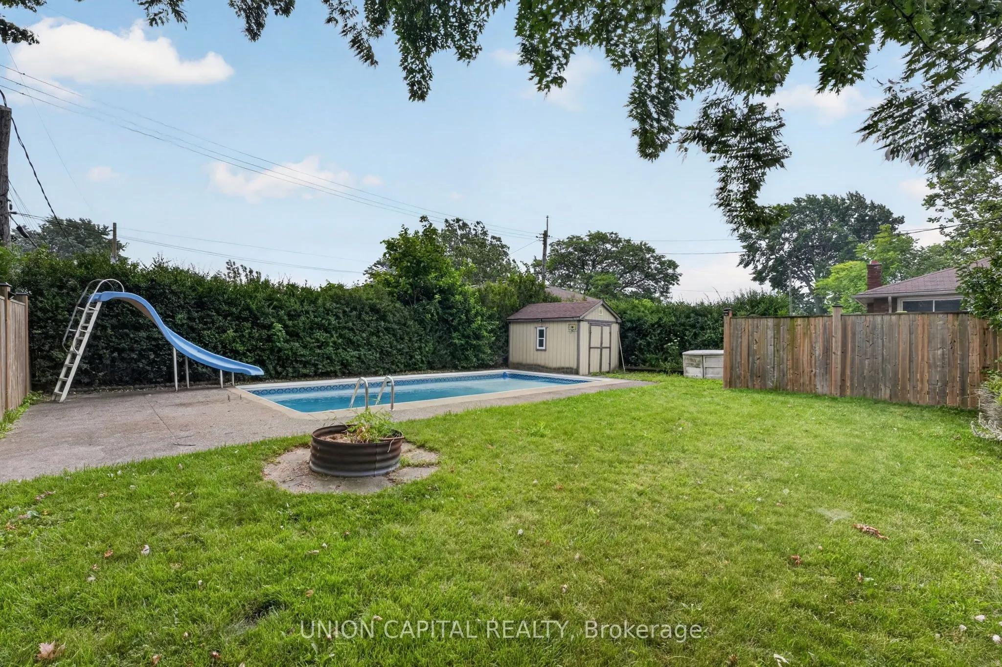 30 Collier Road N
