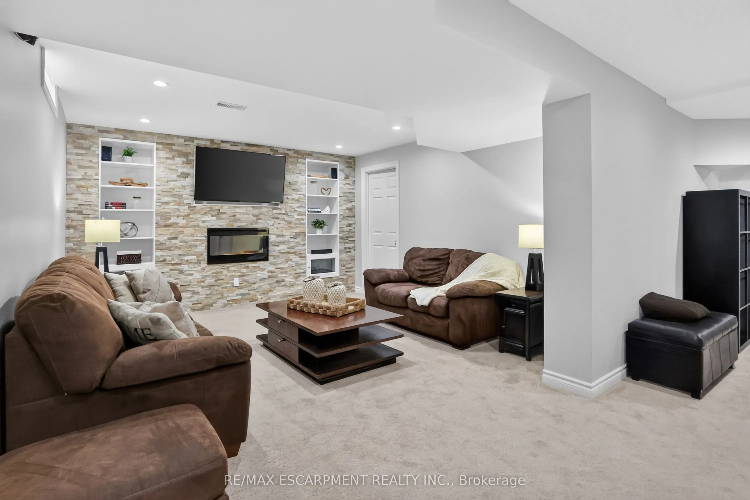 4852 Northgate Crescent