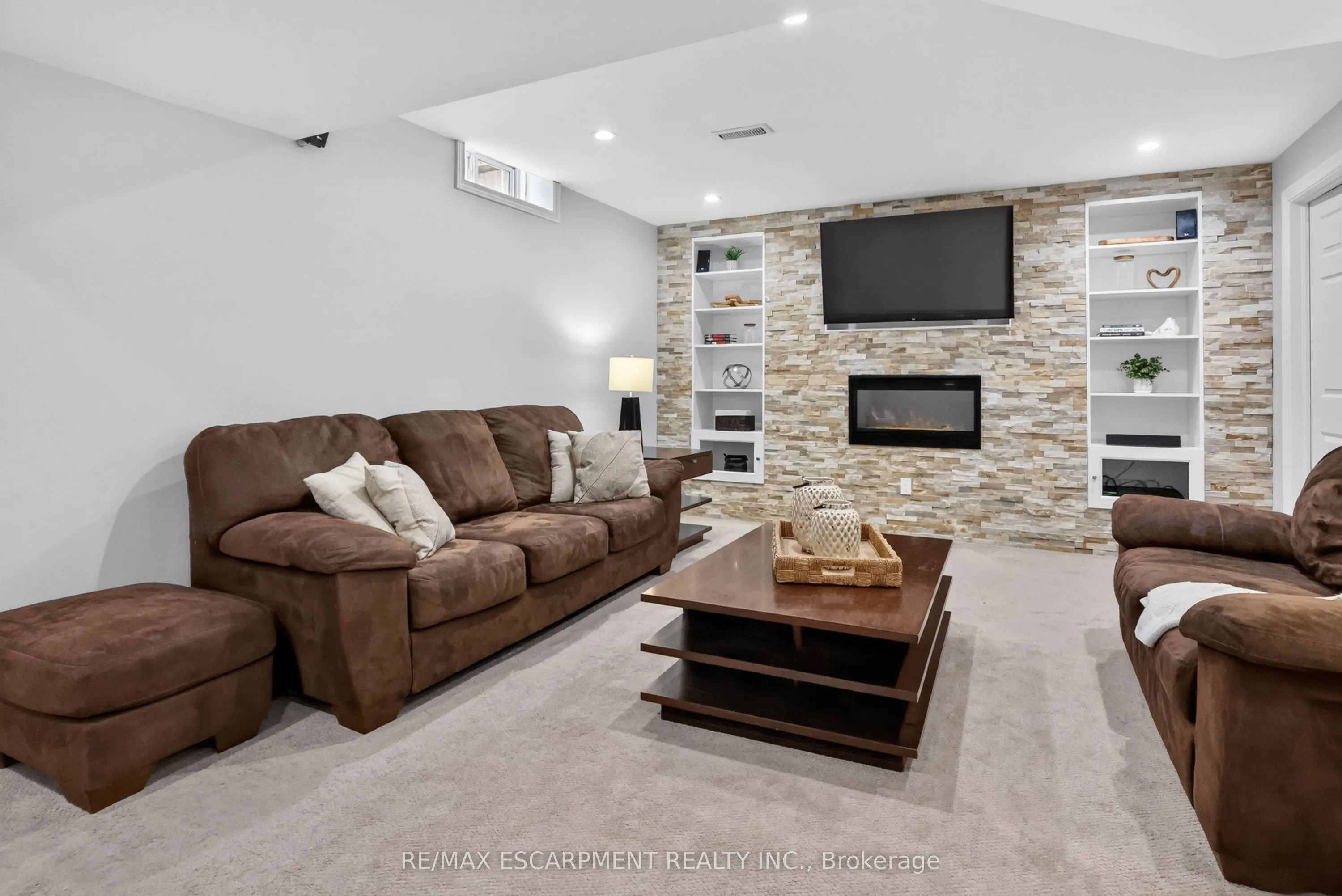 4852 Northgate Crescent