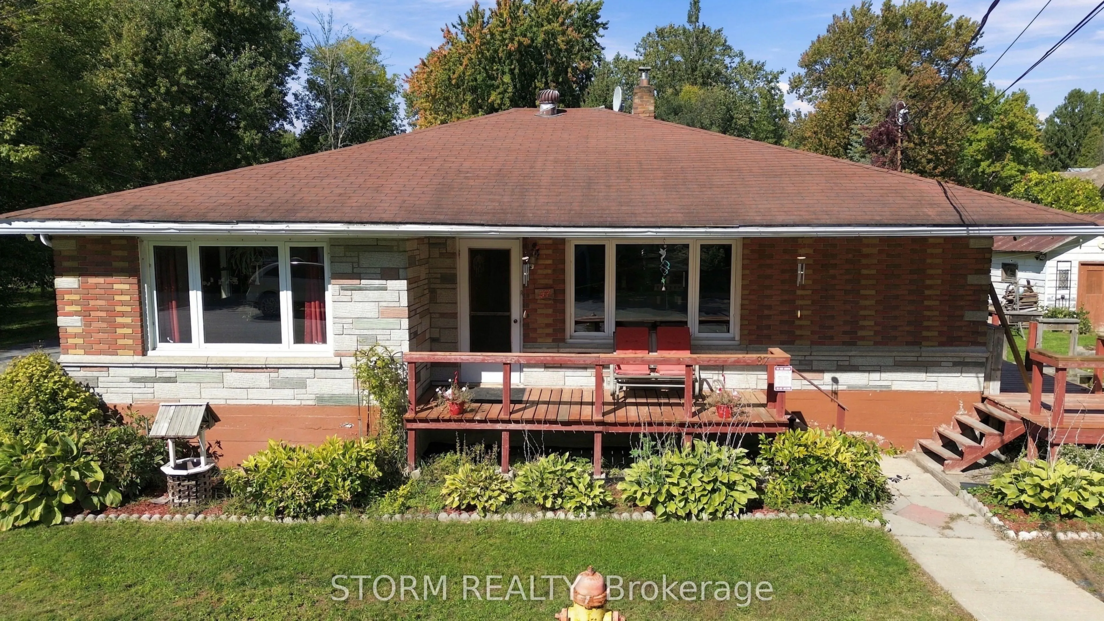 37 Oak Street