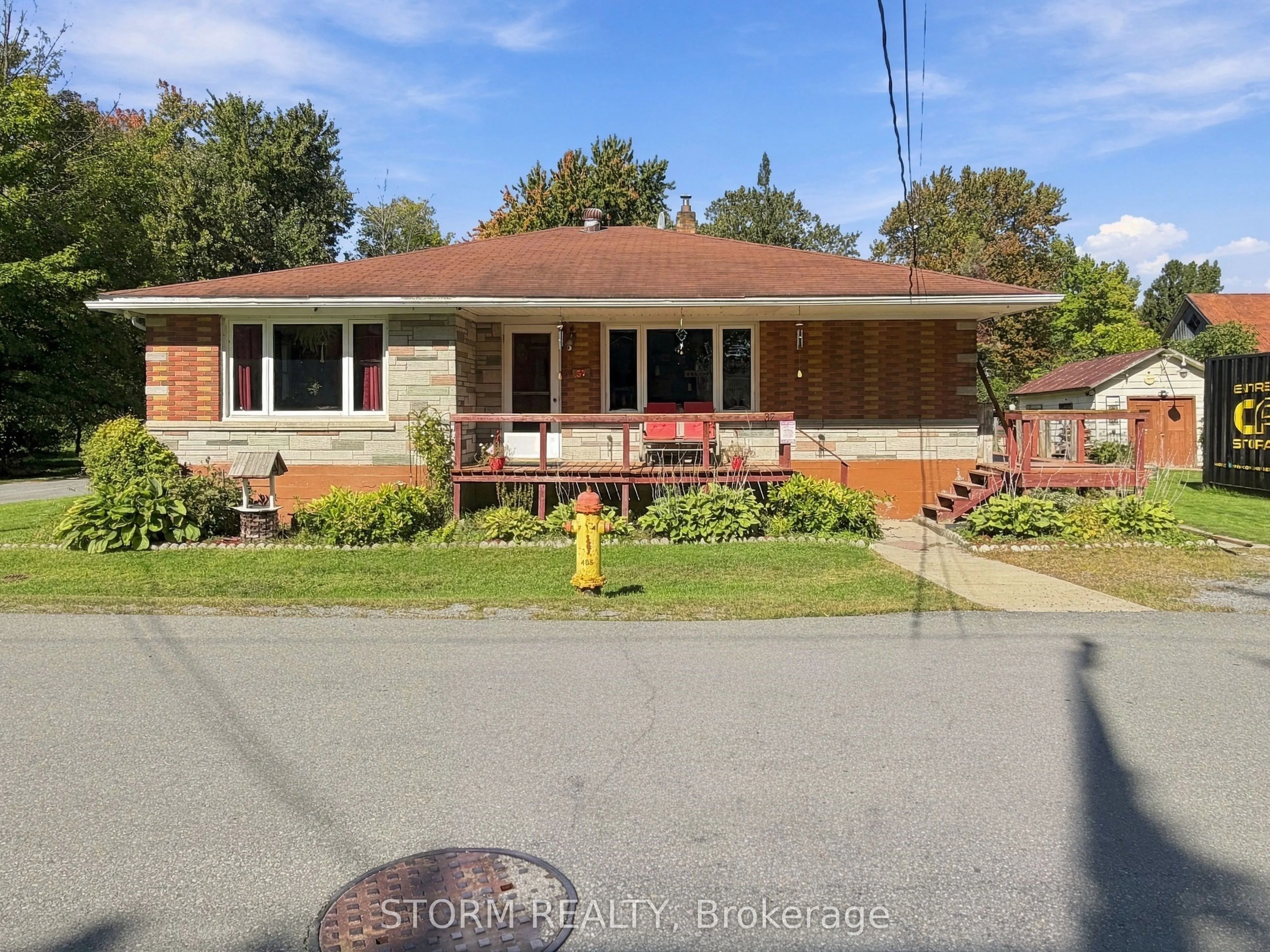 37 Oak Street
