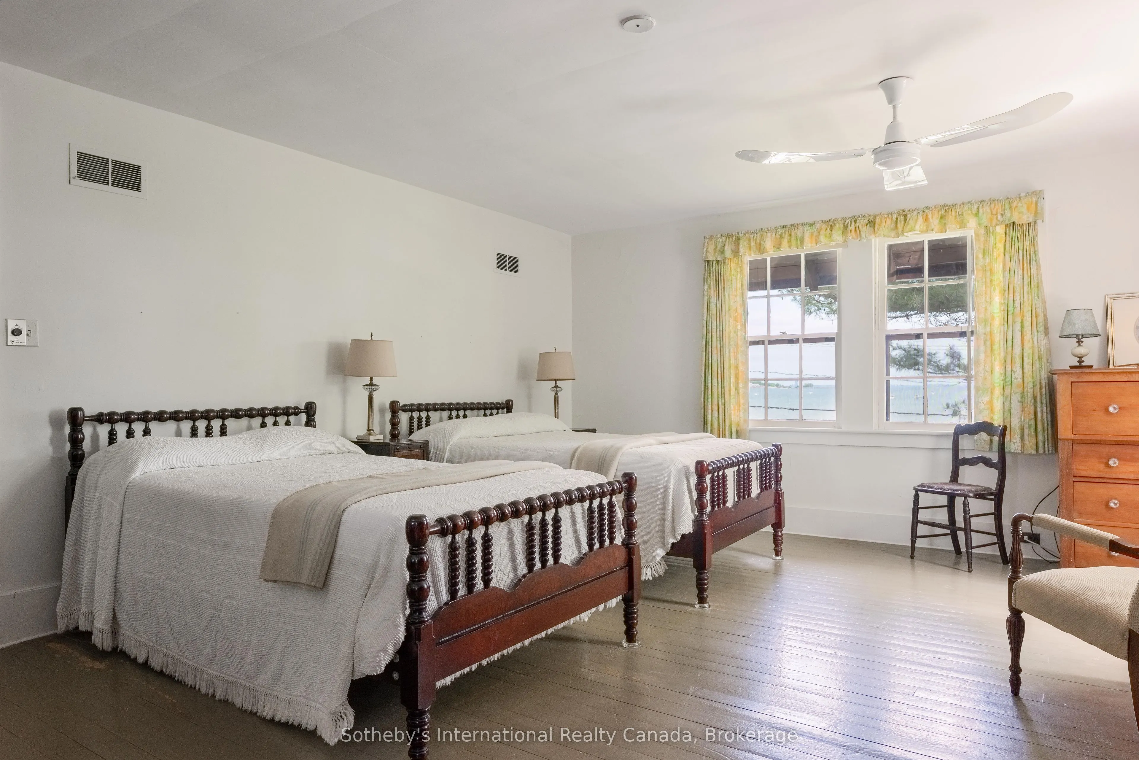 683 Point Abino Road S