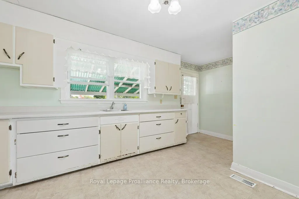 47 Bay Drive