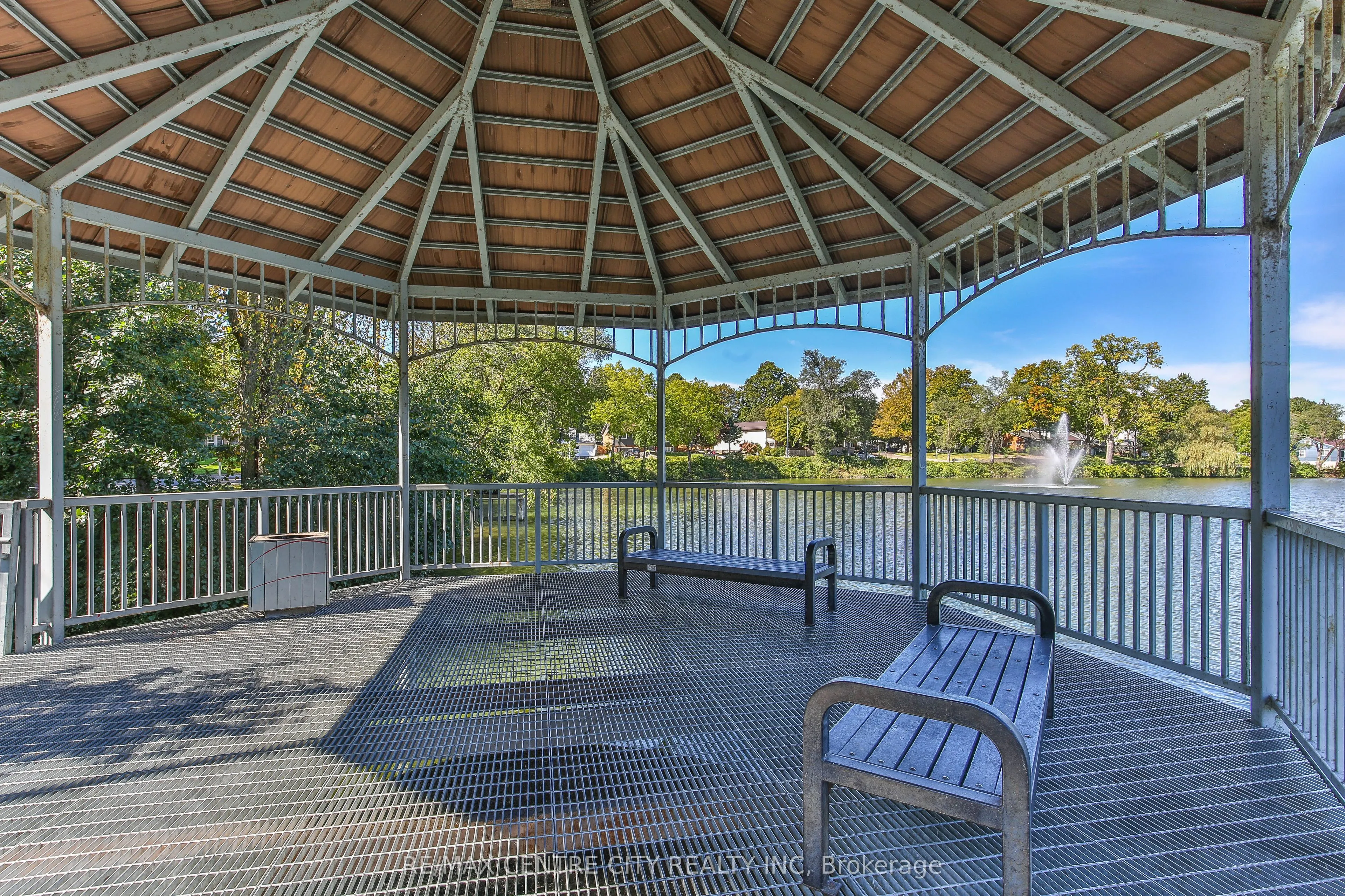 10 Concession Street E