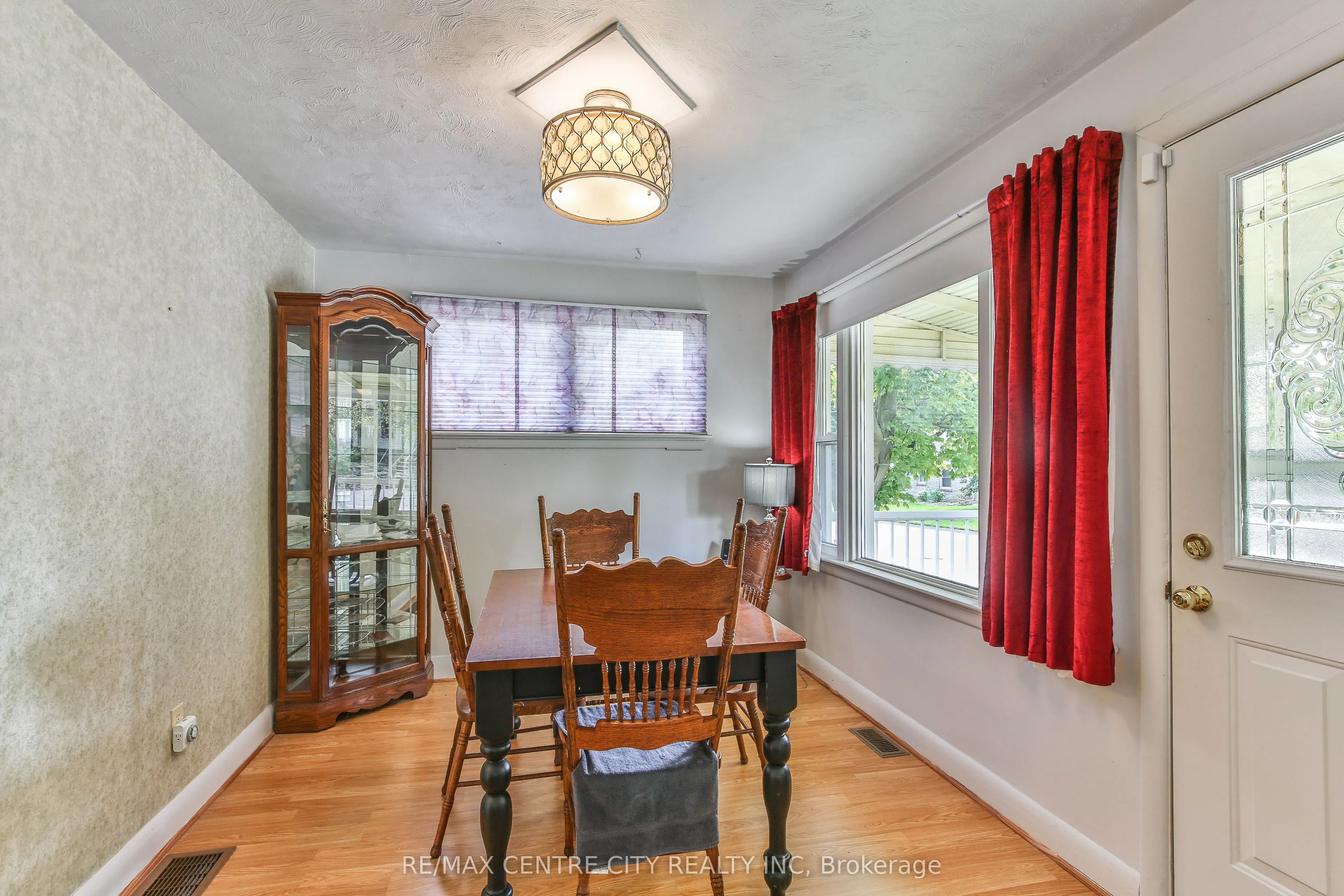 10 Concession Street E
