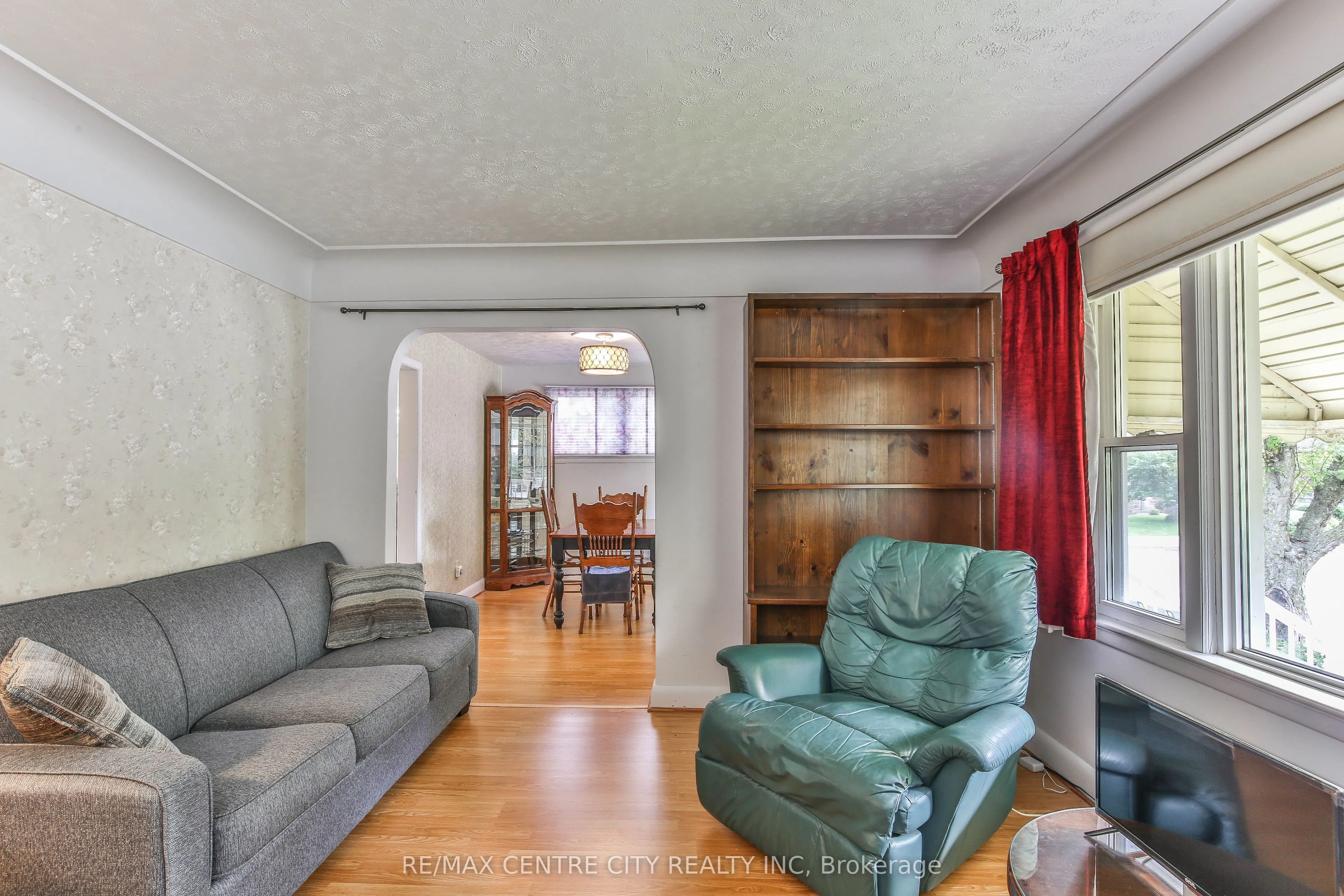 10 Concession Street E