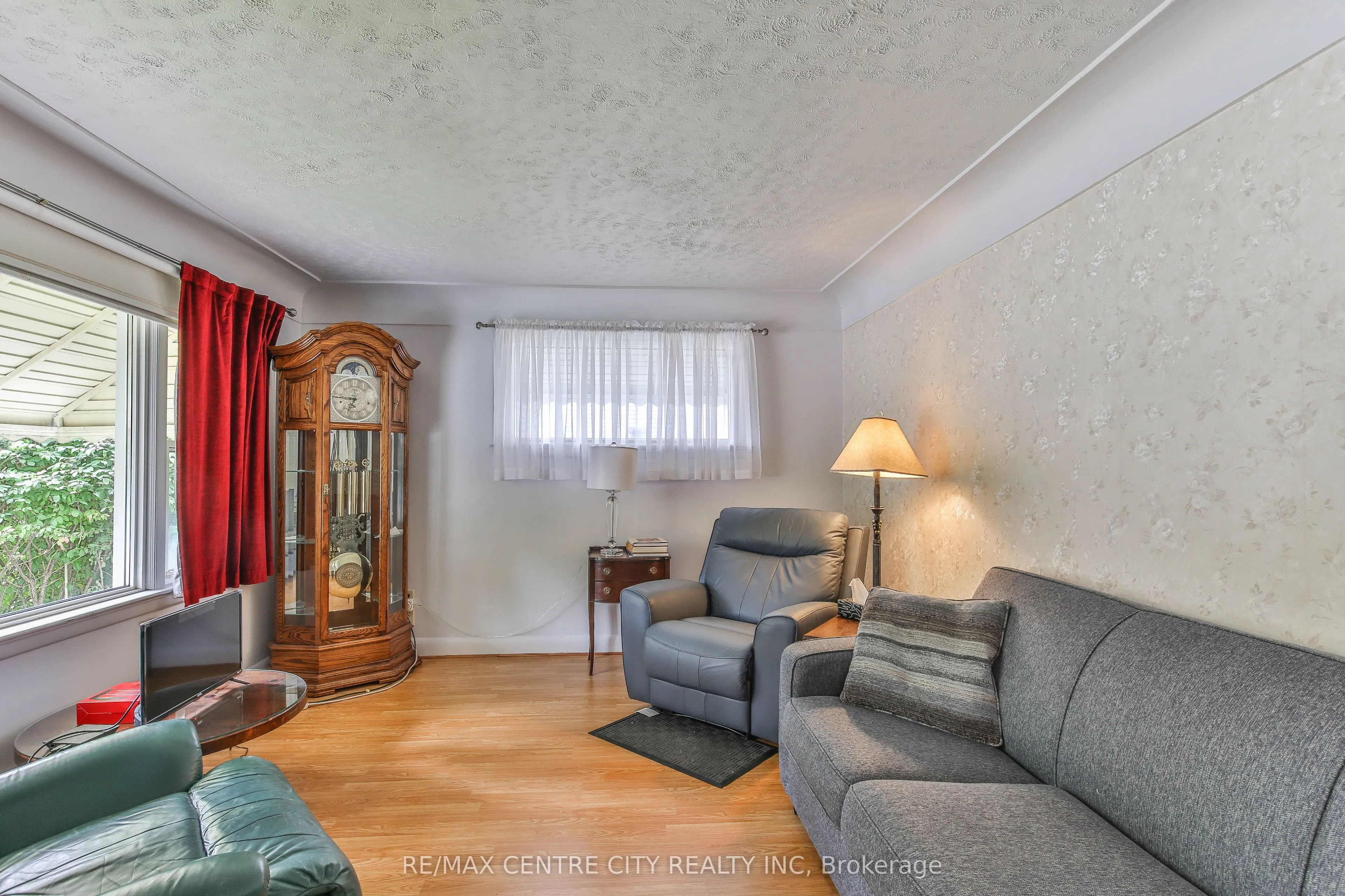 10 Concession Street E