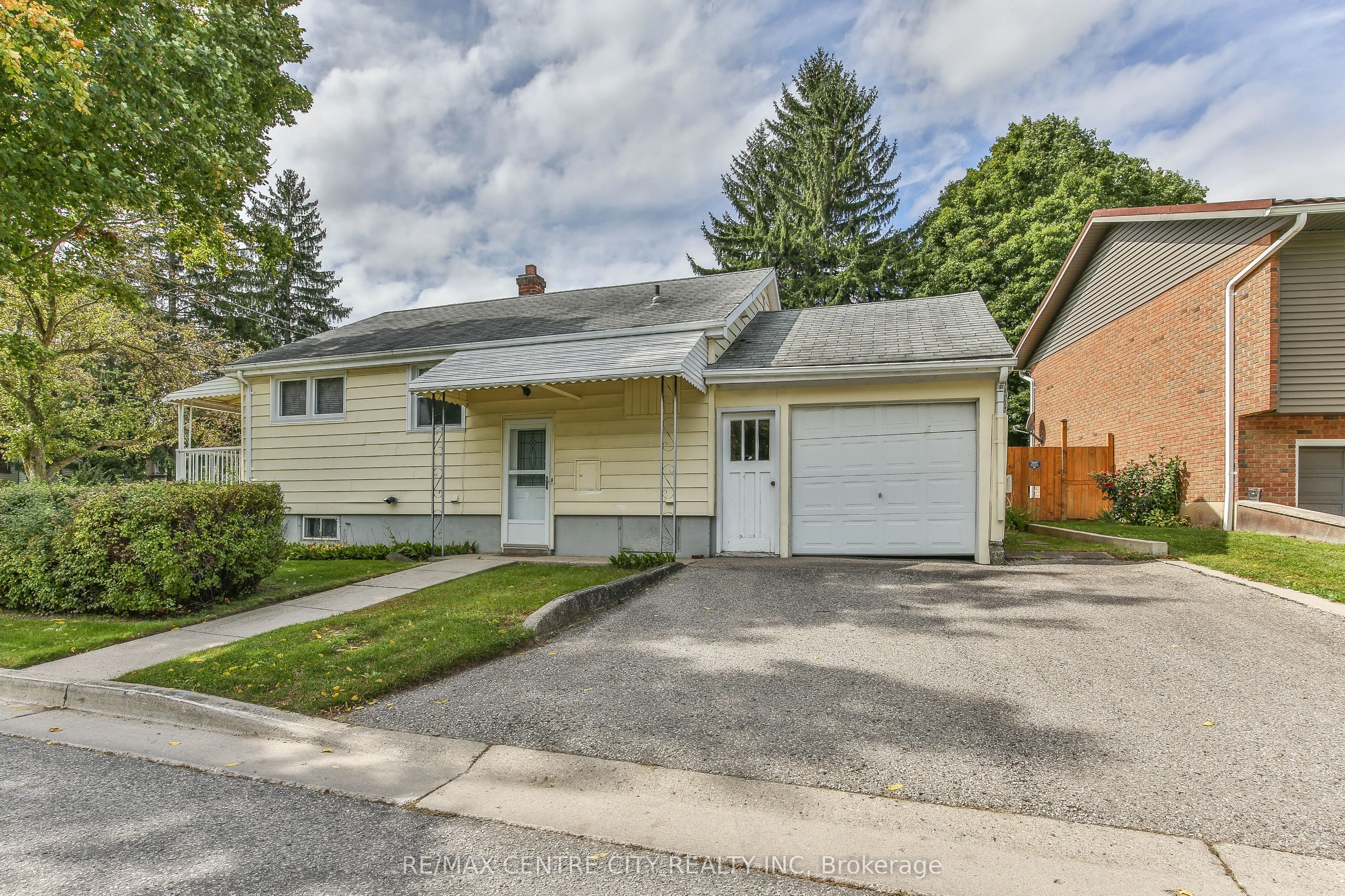 10 Concession Street E