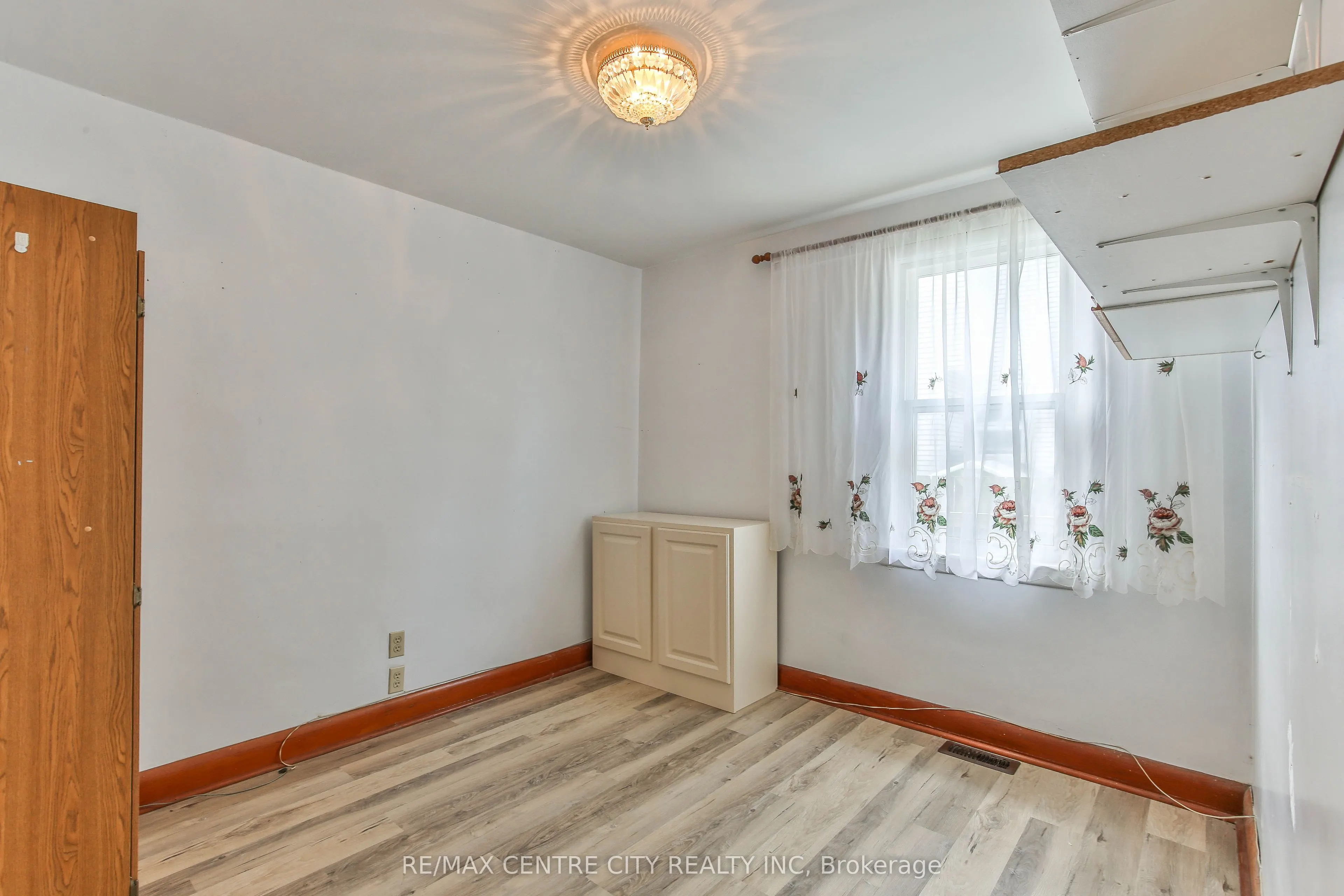 10 Concession Street E