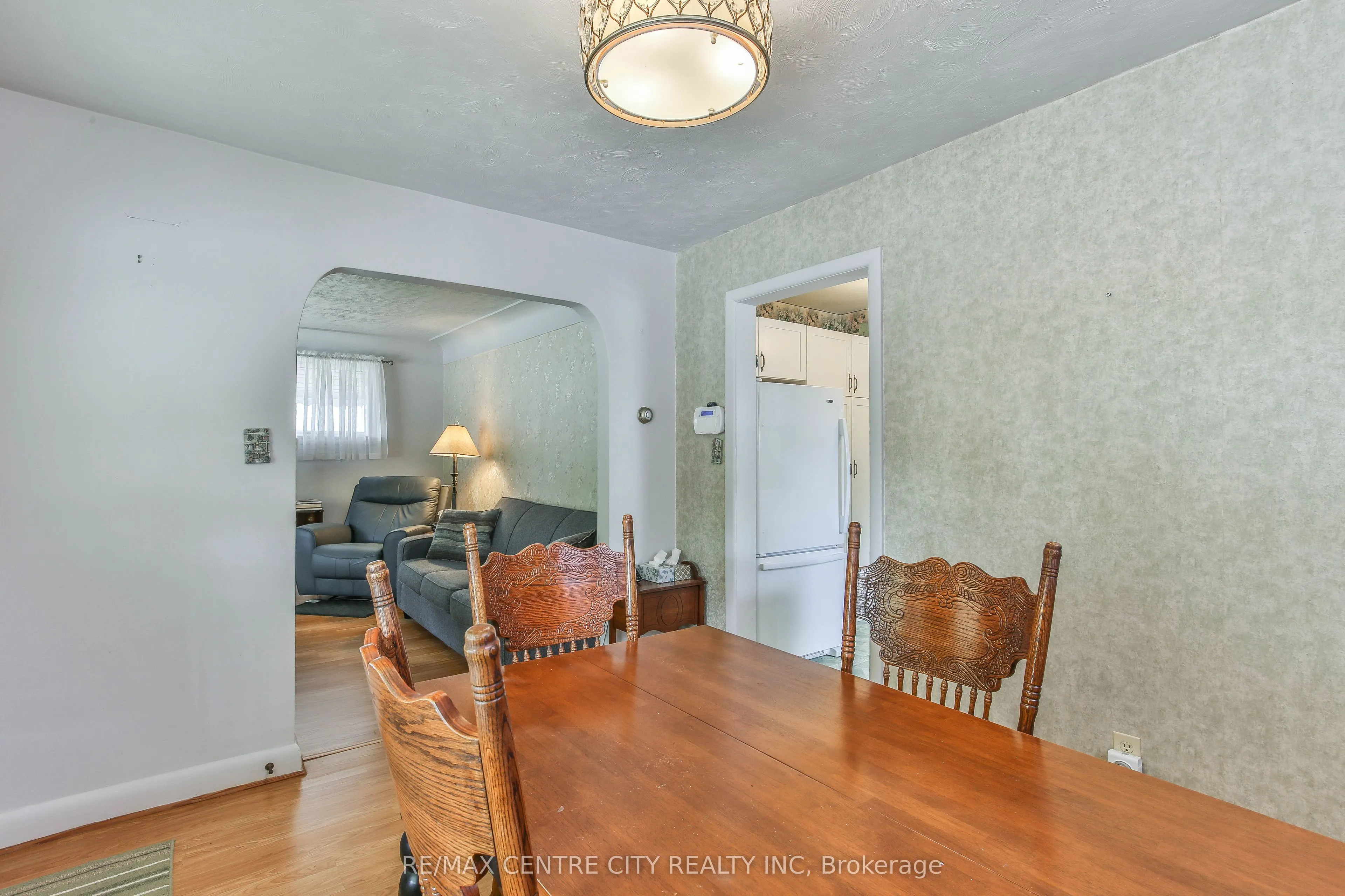 10 Concession Street E