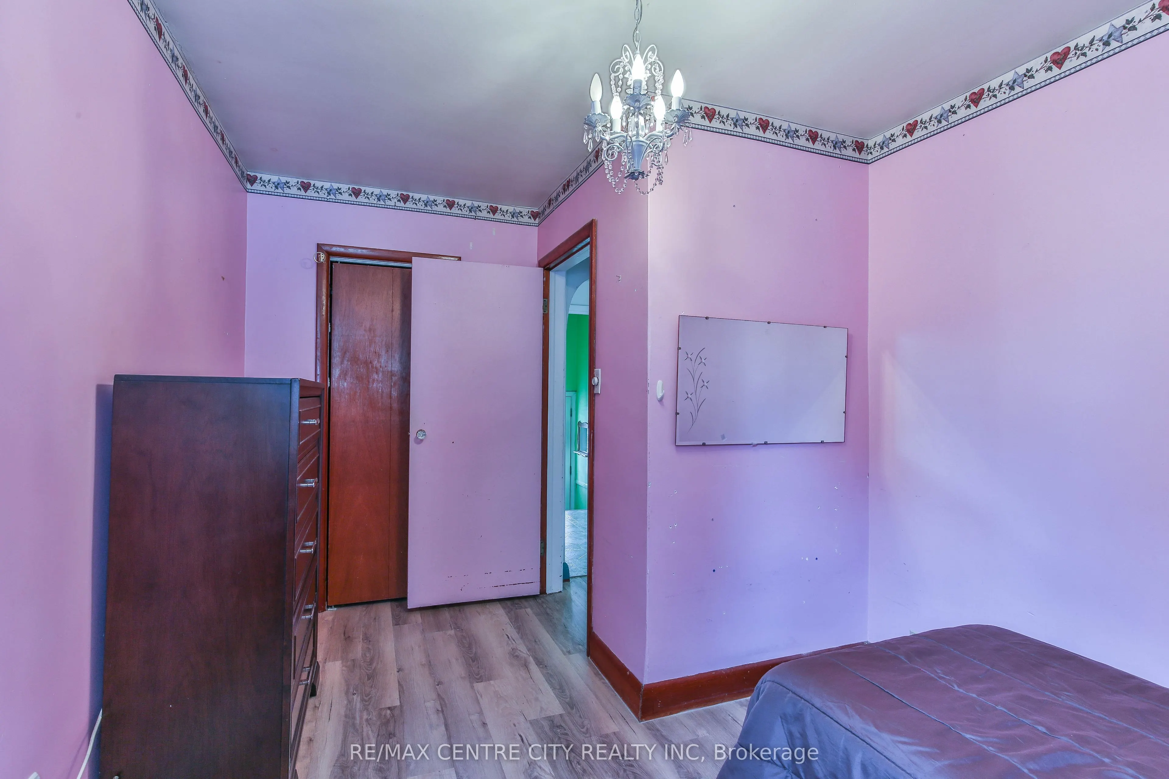 10 Concession Street E