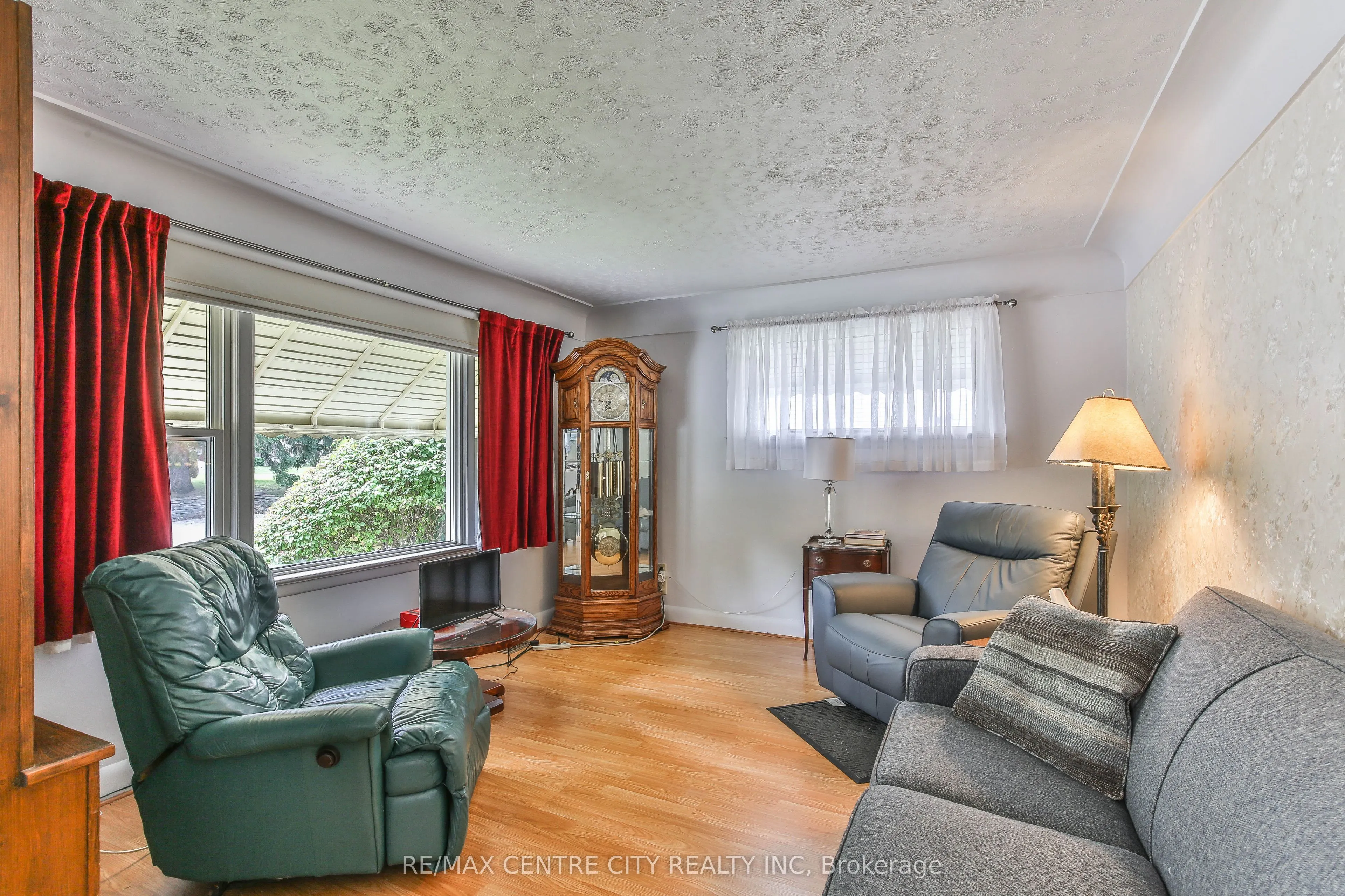 10 Concession Street E