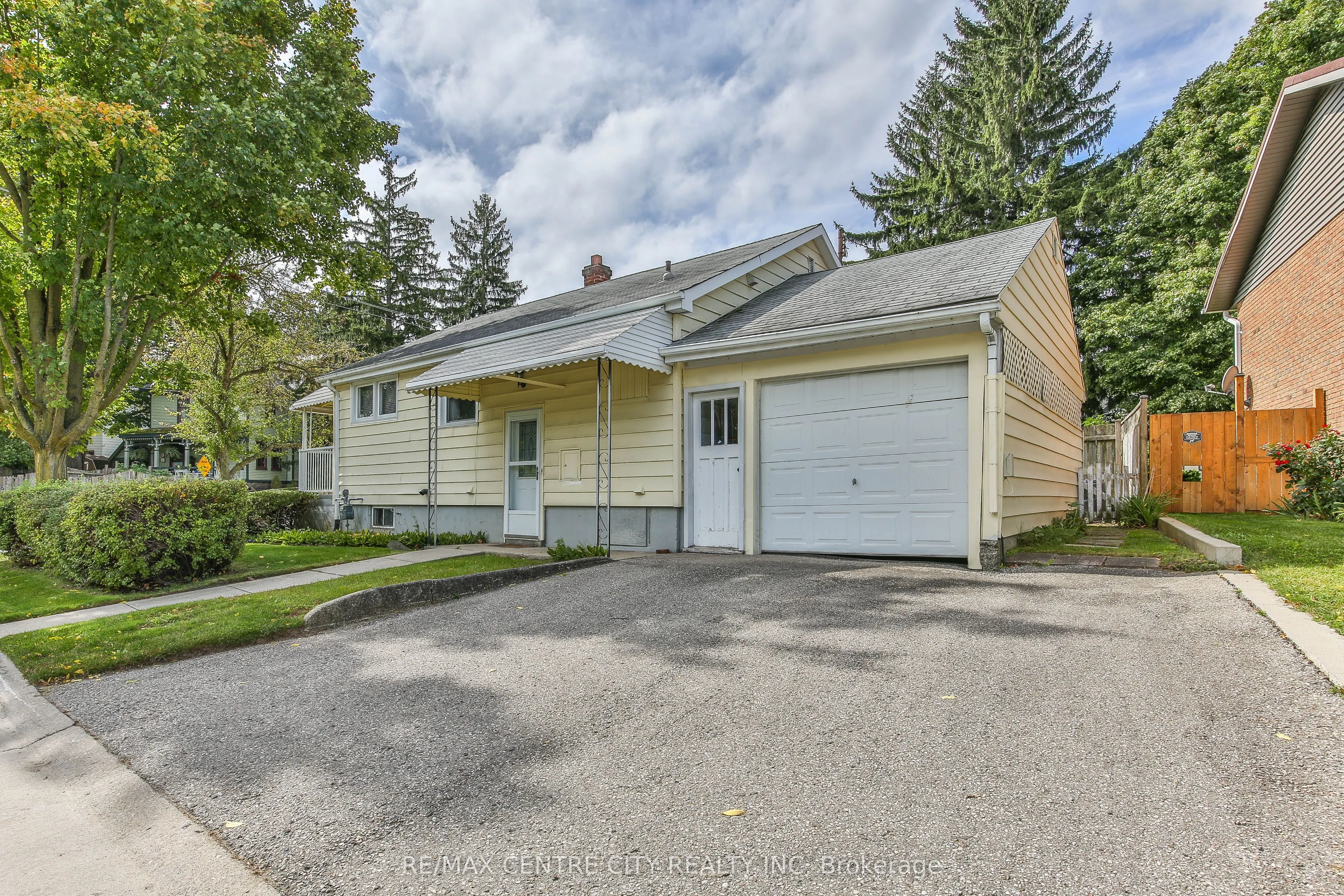 10 Concession Street E