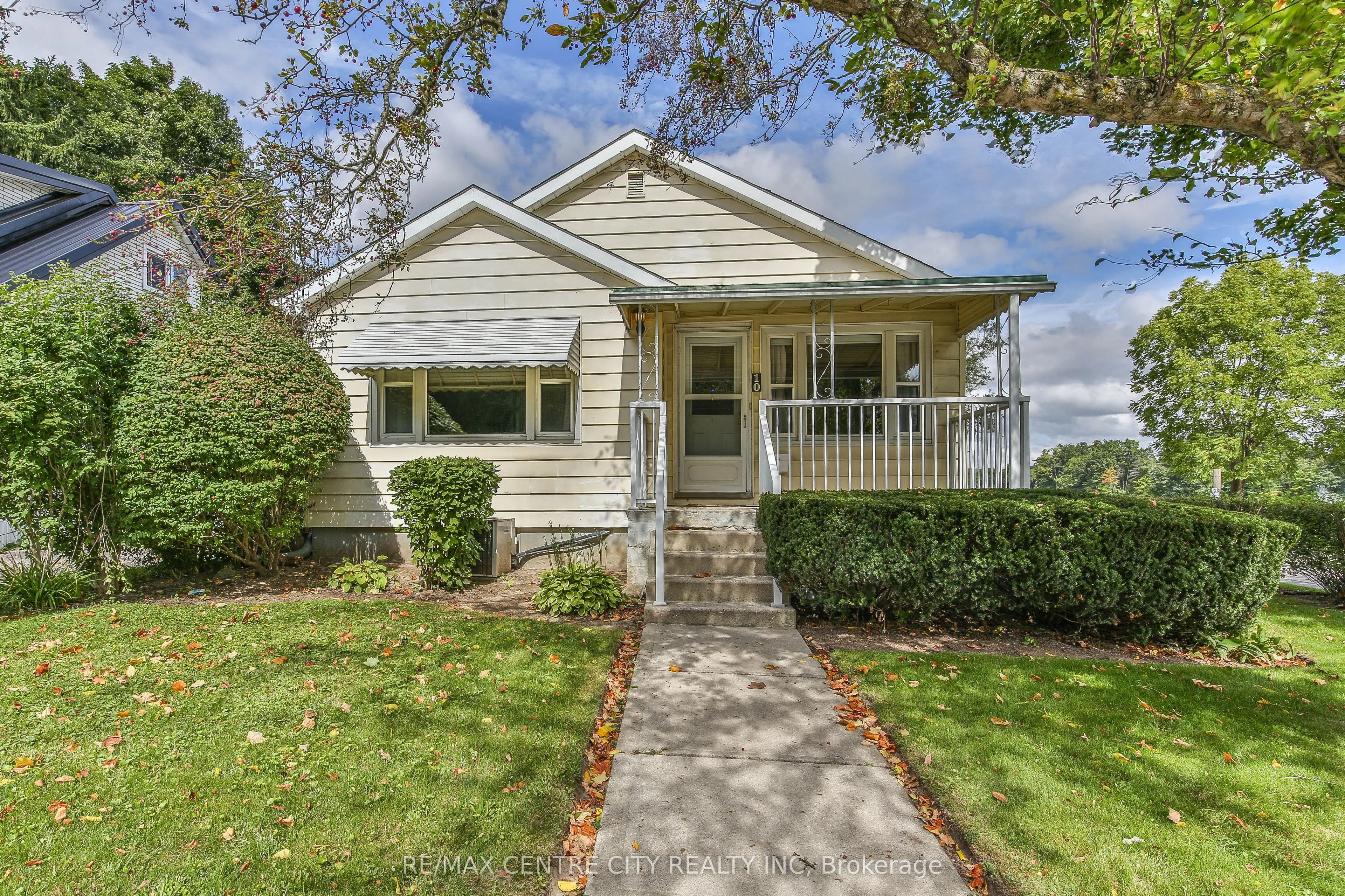 10 Concession Street E
