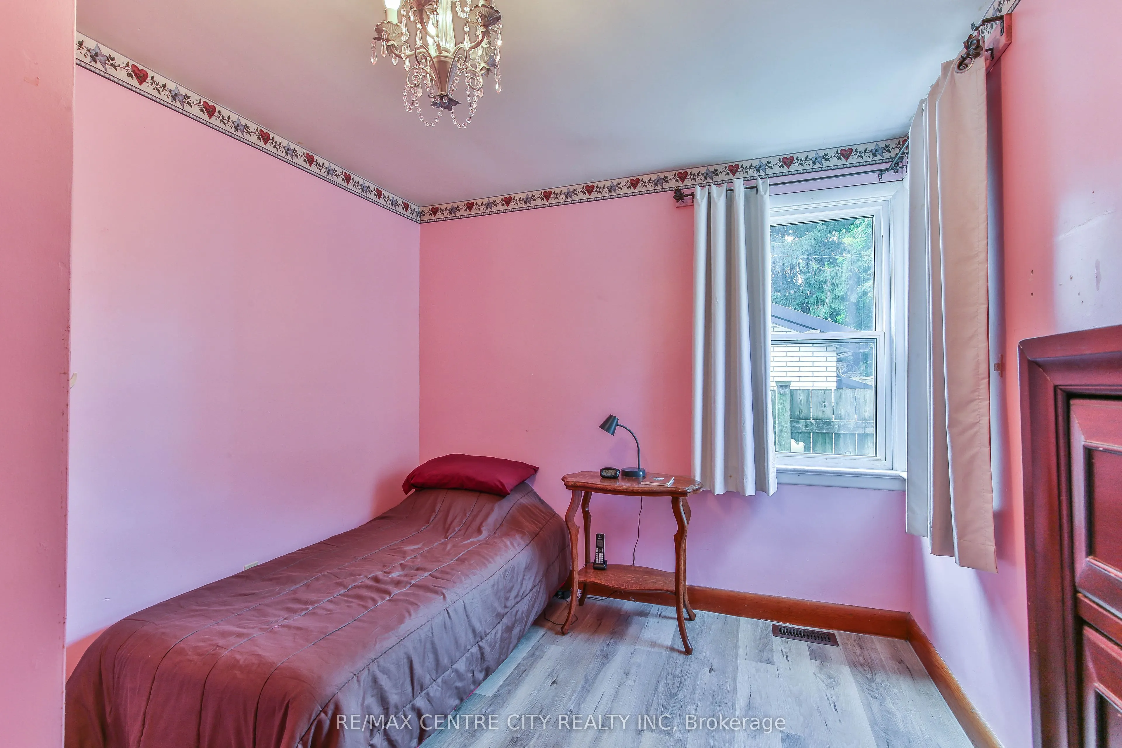 10 Concession Street E