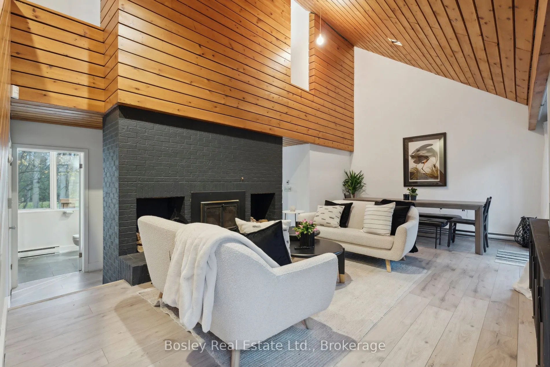 101 St Moritz Crescent