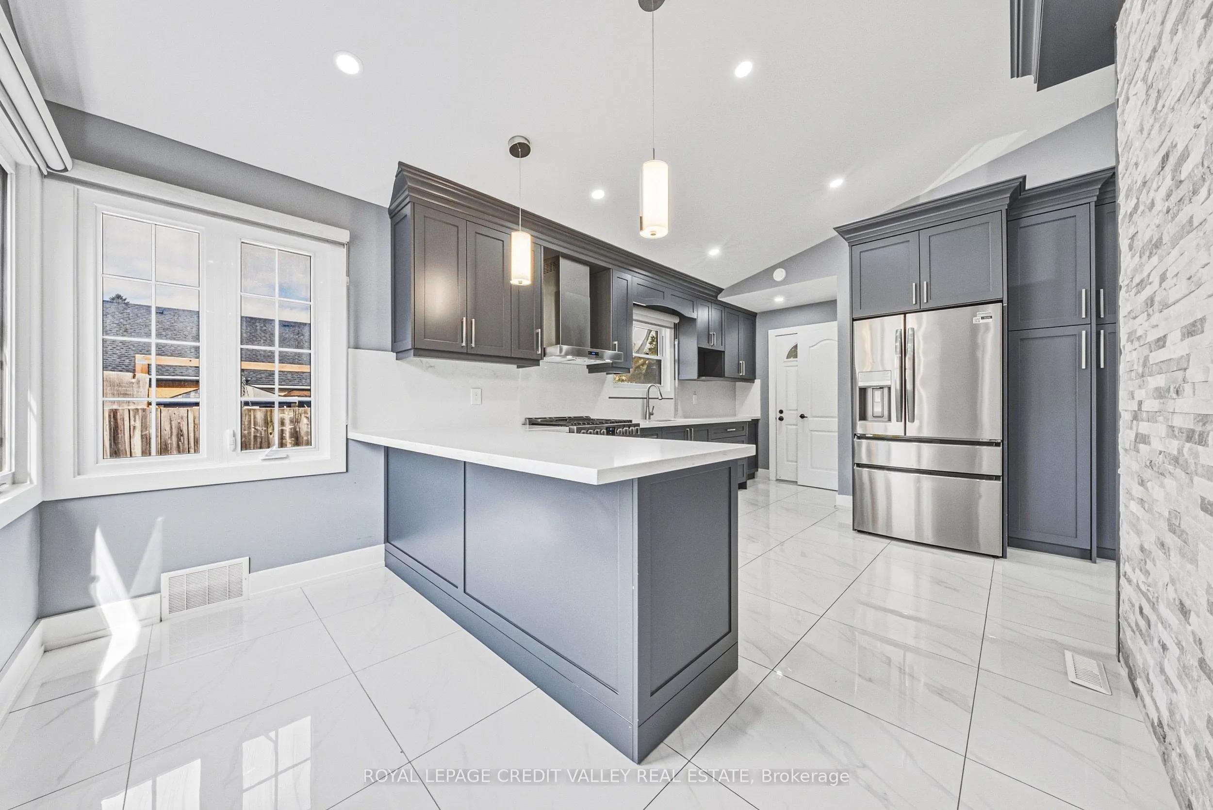 12 Stevenson Avenue