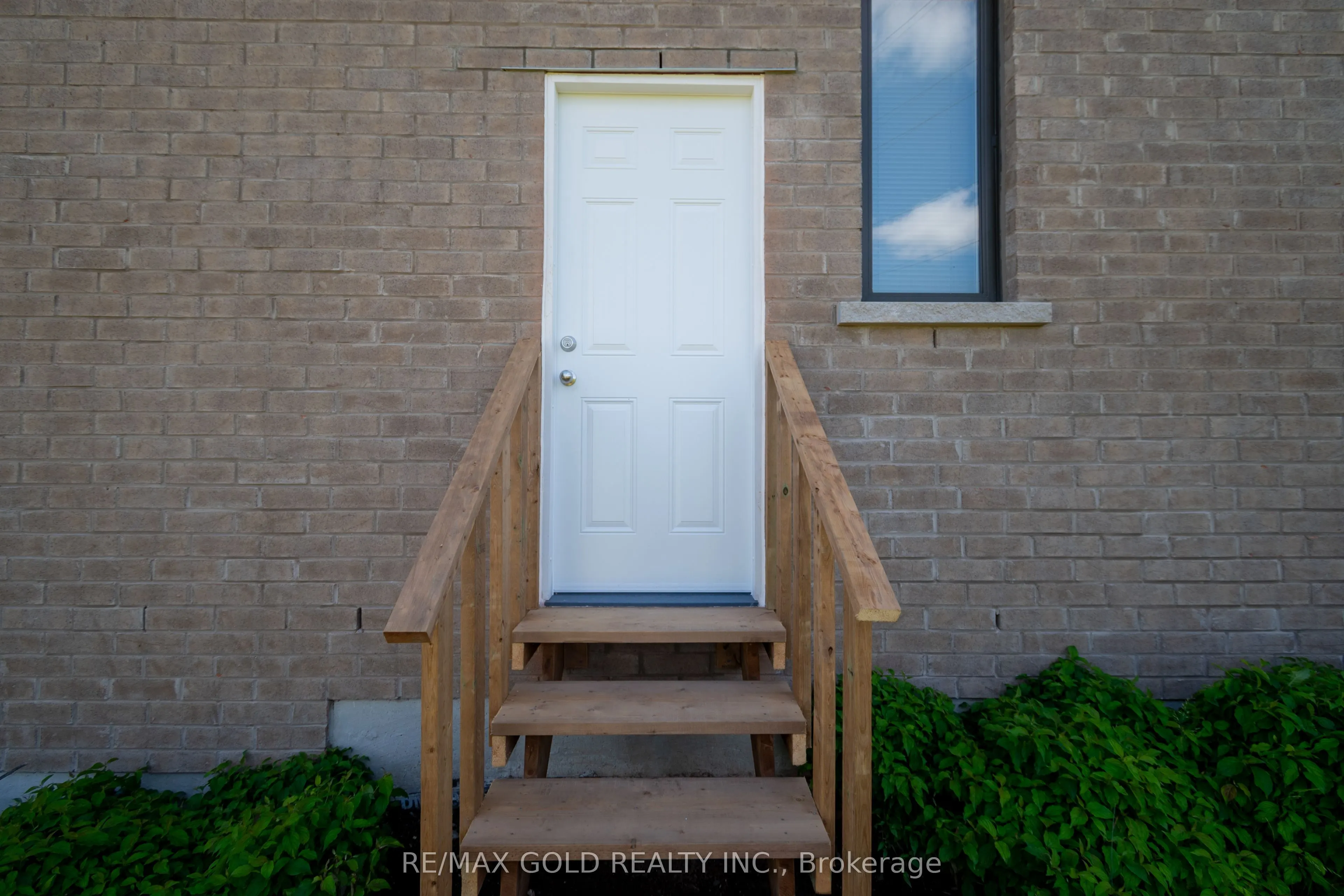 166 Deerpath Drive #1