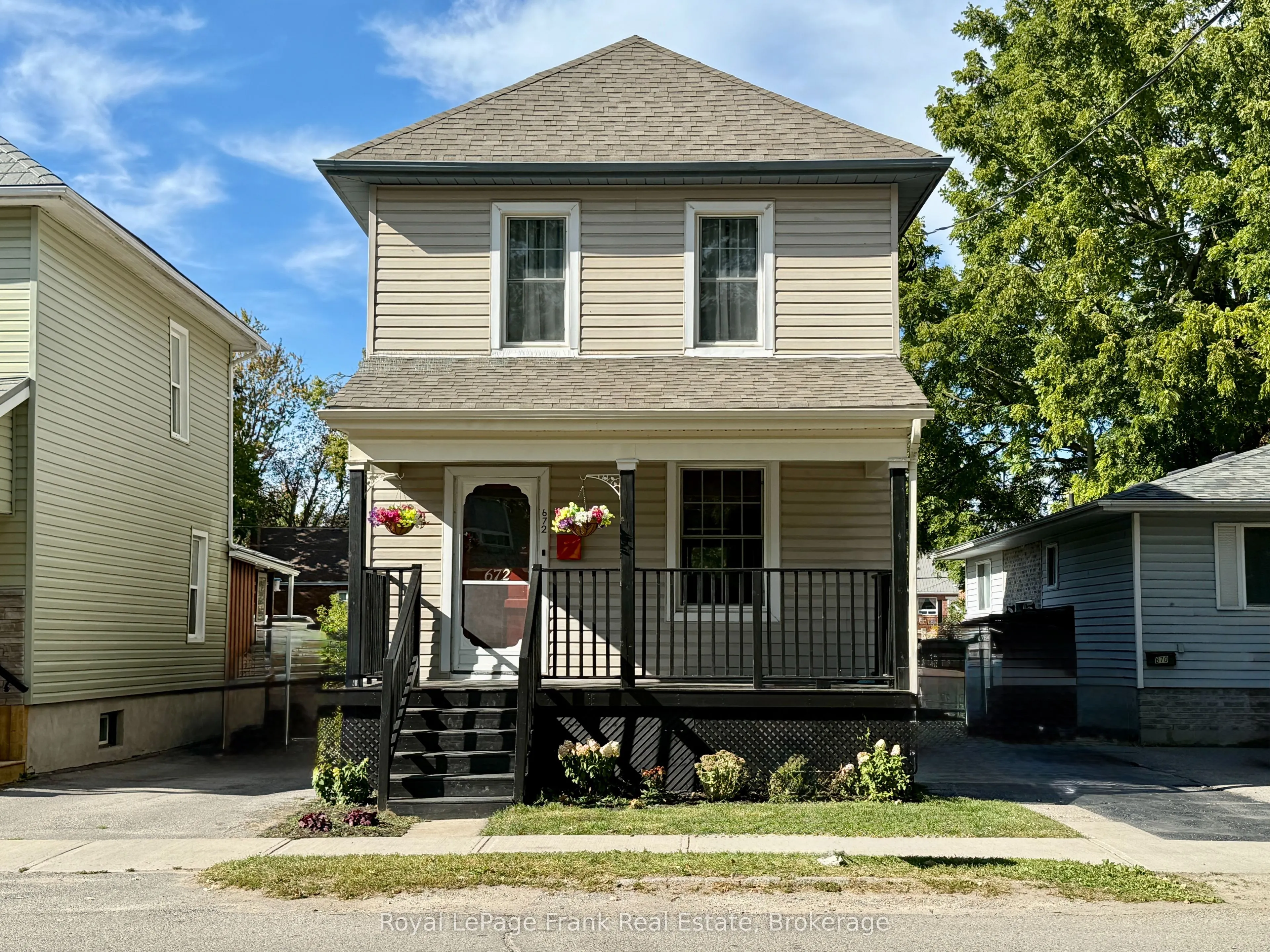 672 Romaine Street